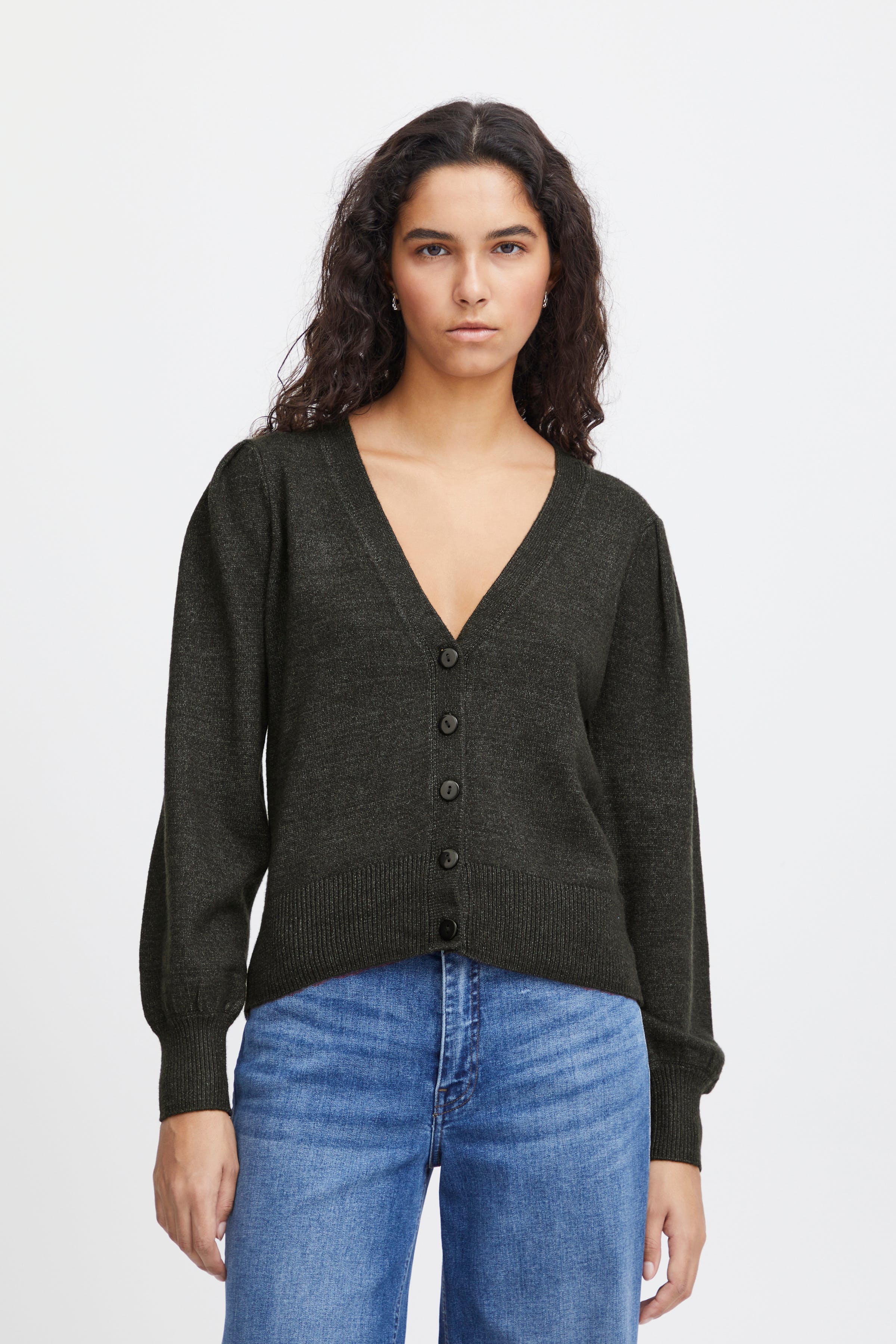 IHSELLA Cardigan LOOKBOOK FRONT 20121304-194008