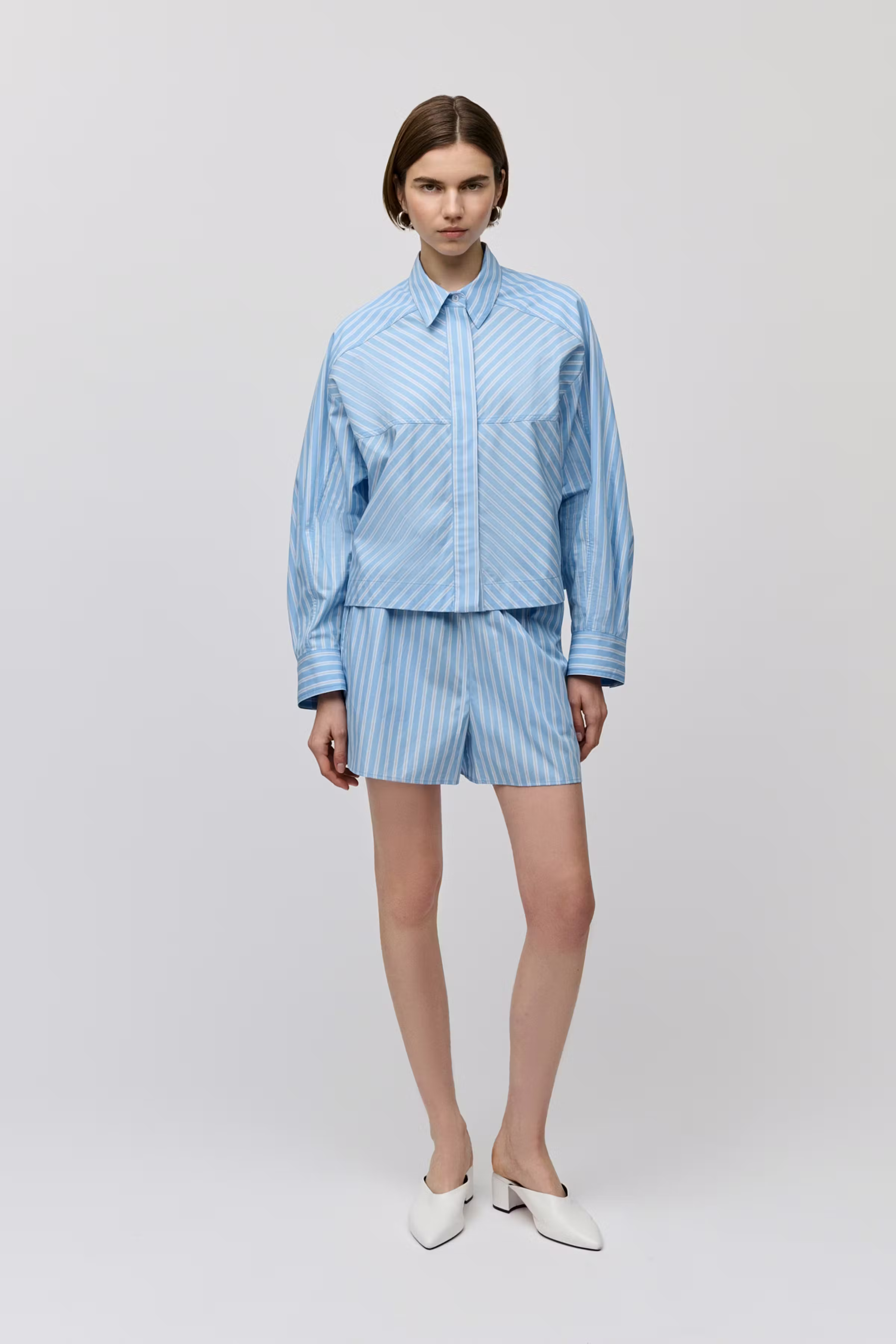 PIPER Shorts LOOKBOOK FRONT 30600521-MC2152