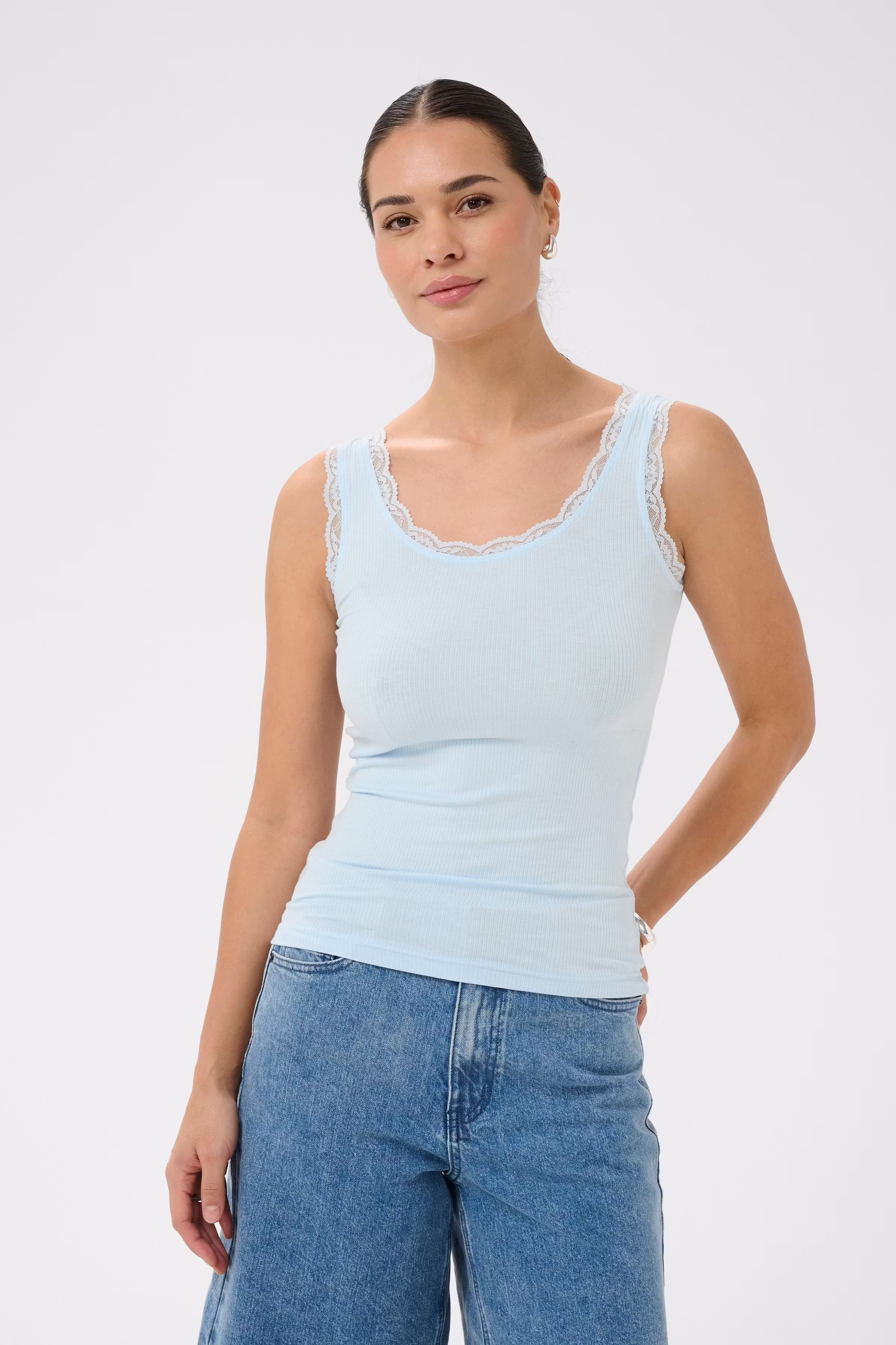 KAomi Top LOOKBOOK FRONT 10510143-144005