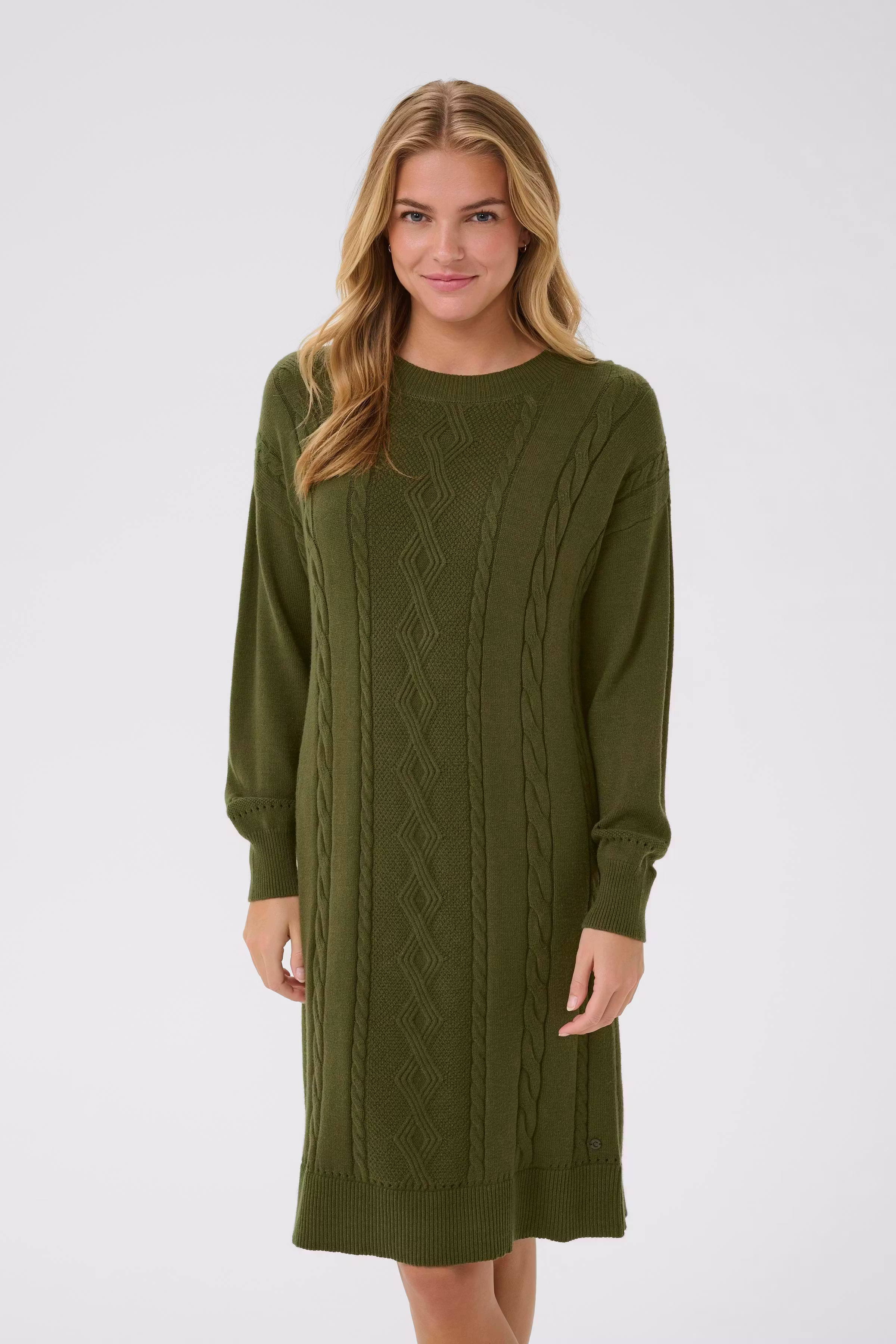 CRDela Knit dress LOOKBOOK FRONT 10612876-190419