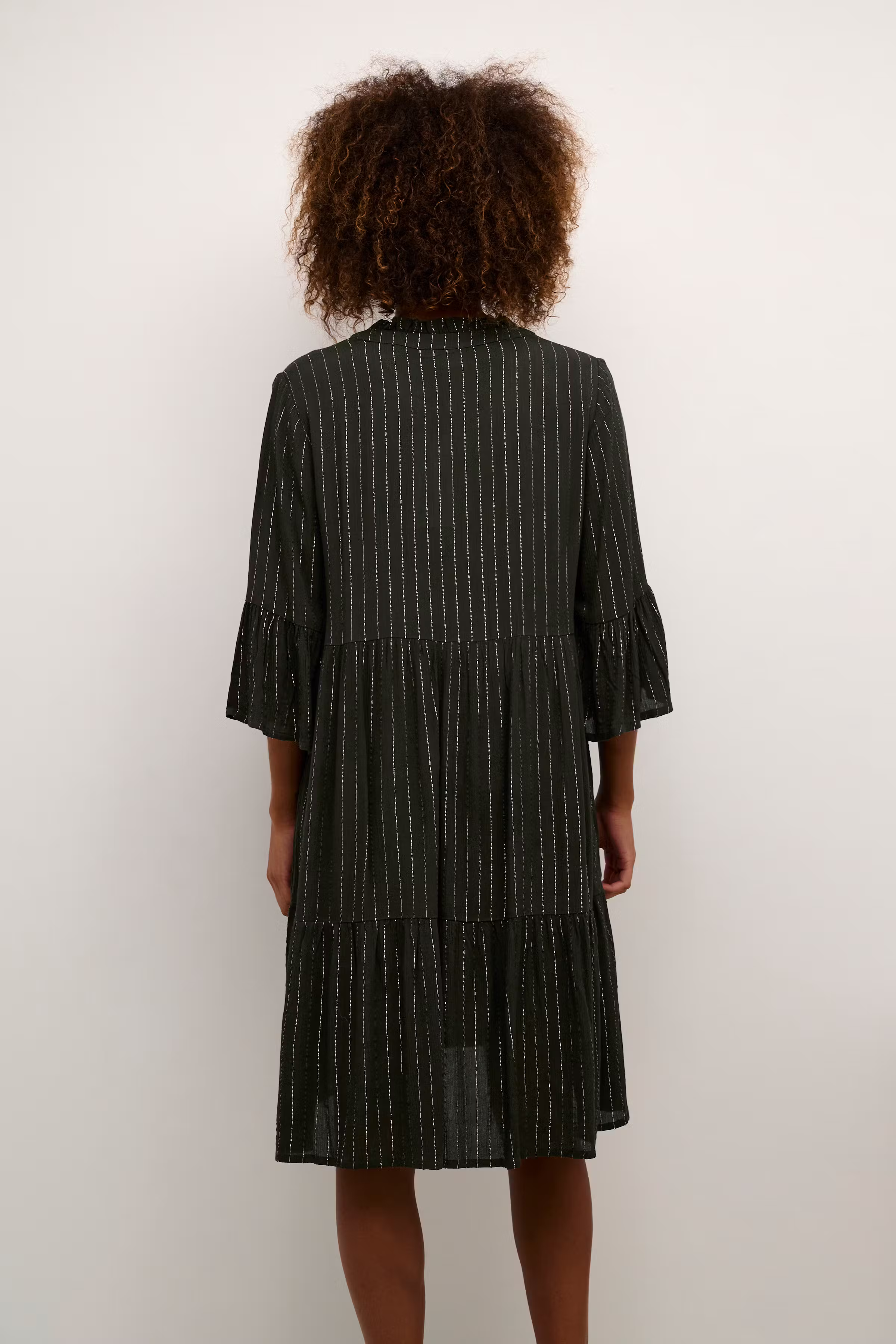 KAliv Glimmerkjole LOOKBOOK FRONT 10552164-105095