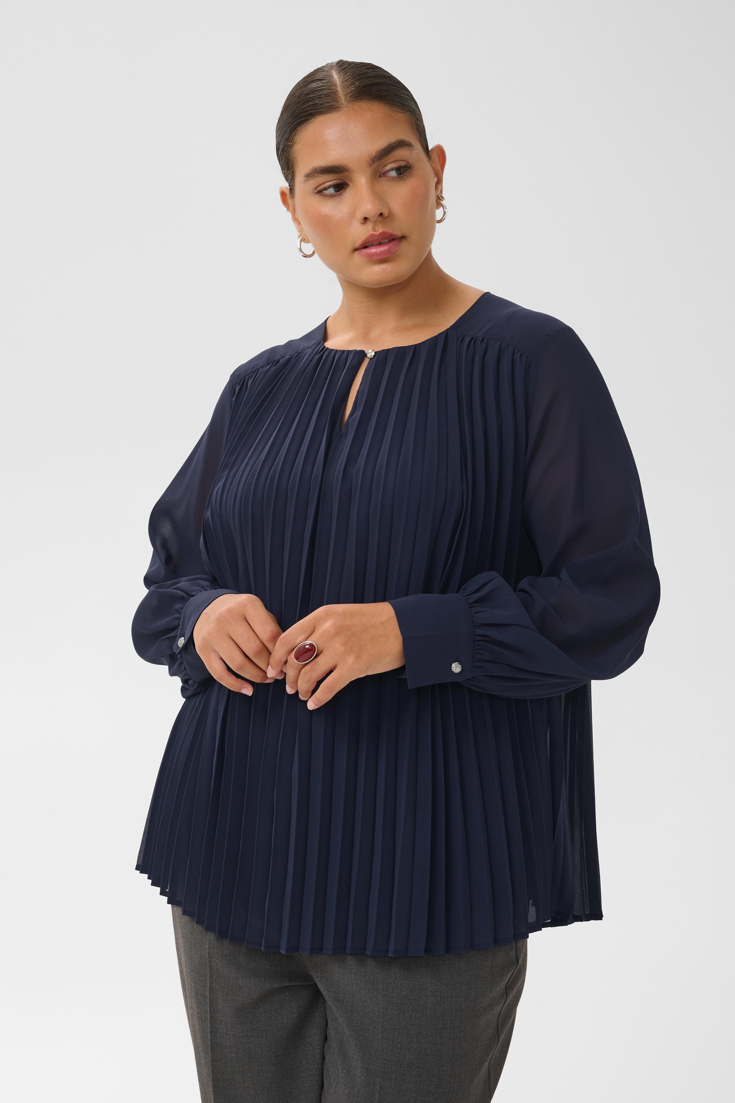 KCeliana Blouse LOOKBOOK FRONT 10584588-193927