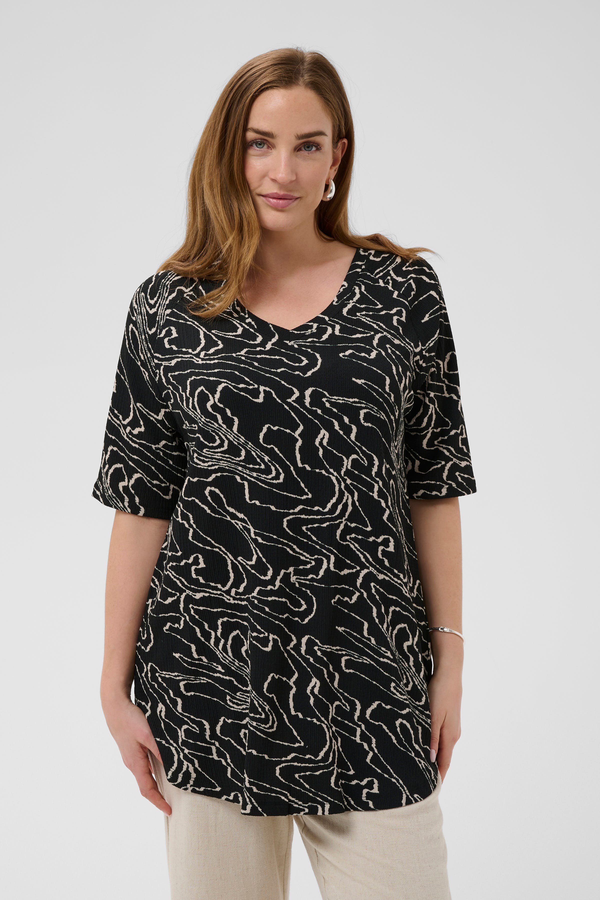 BPloretta Tunika LOOKBOOK FRONT 40200110-109261