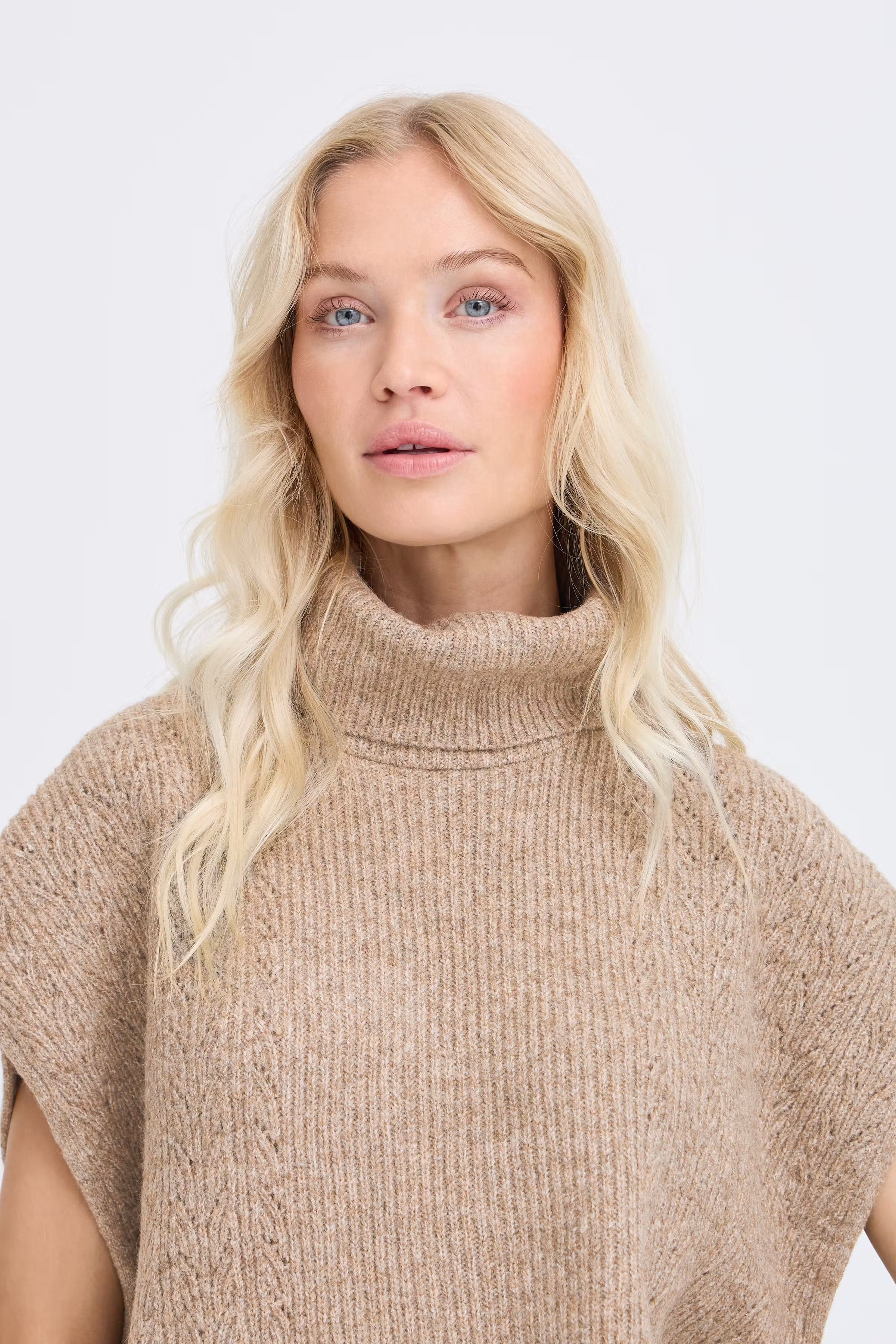 BYVILKO Poncho LOOKBOOK DETAIL 20819345-1811121
