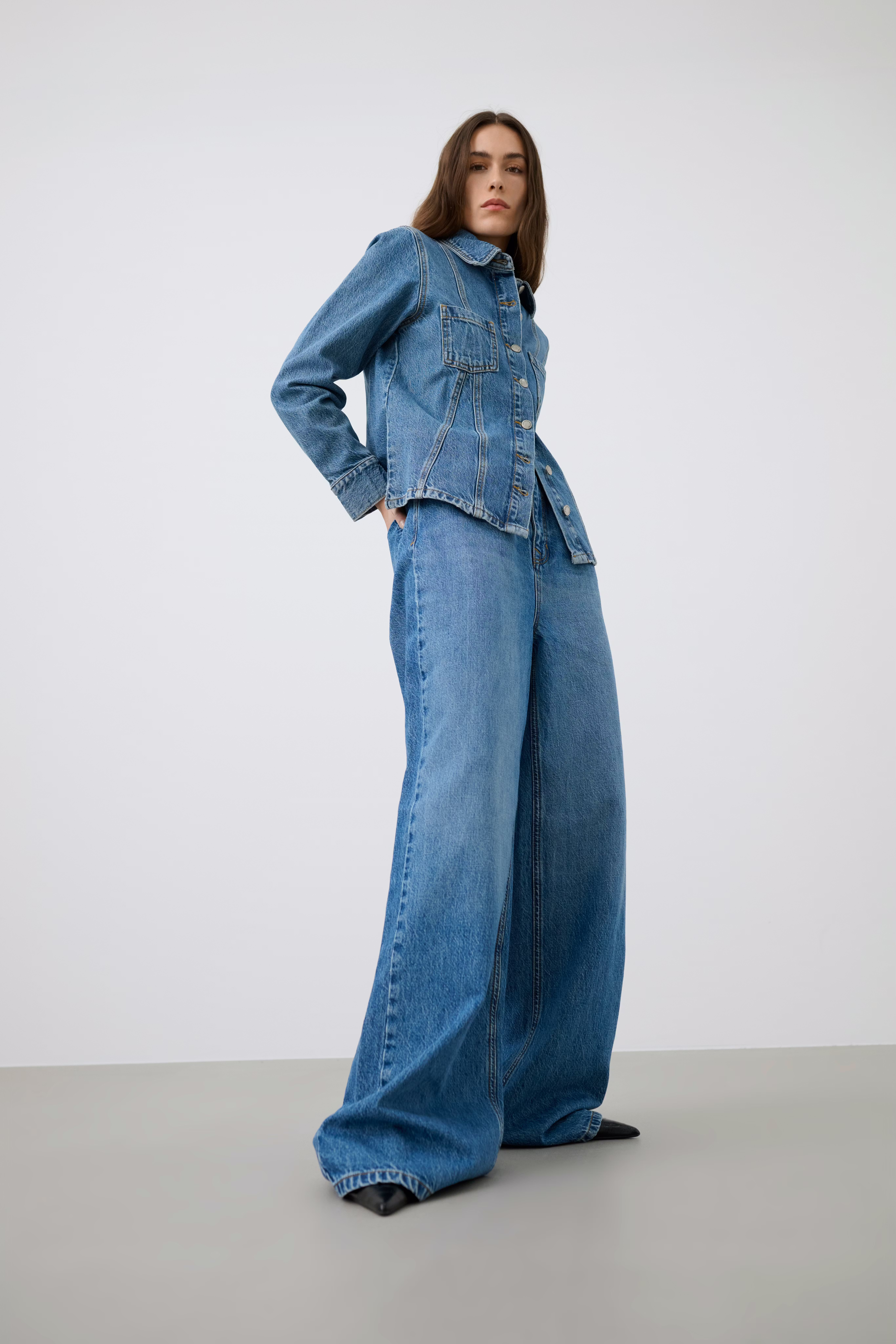 JessieMW Jeans LOCATION NONE 10705203-100055