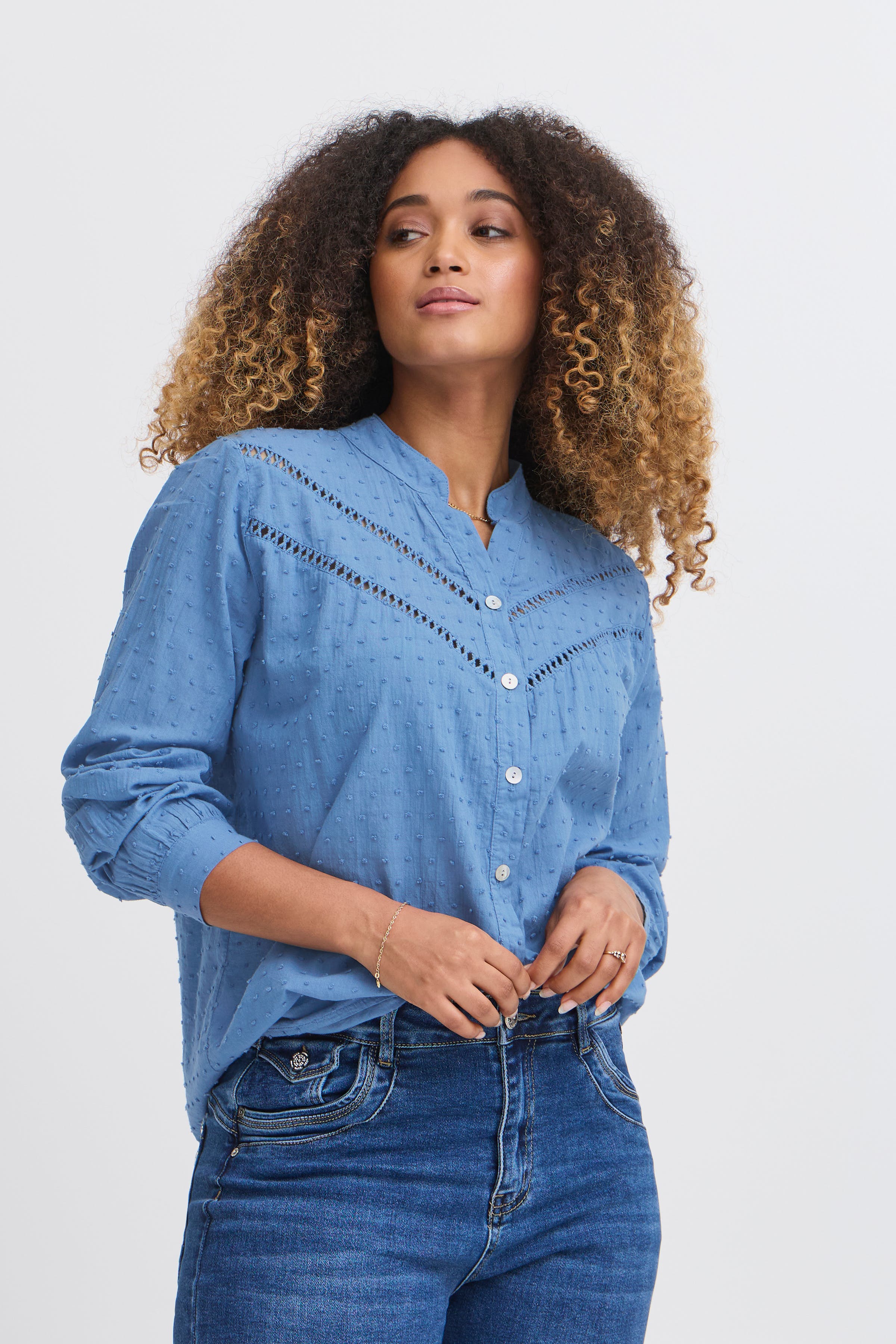 SBLIFA Bluse LOOKBOOK FRONT 22100919-203403