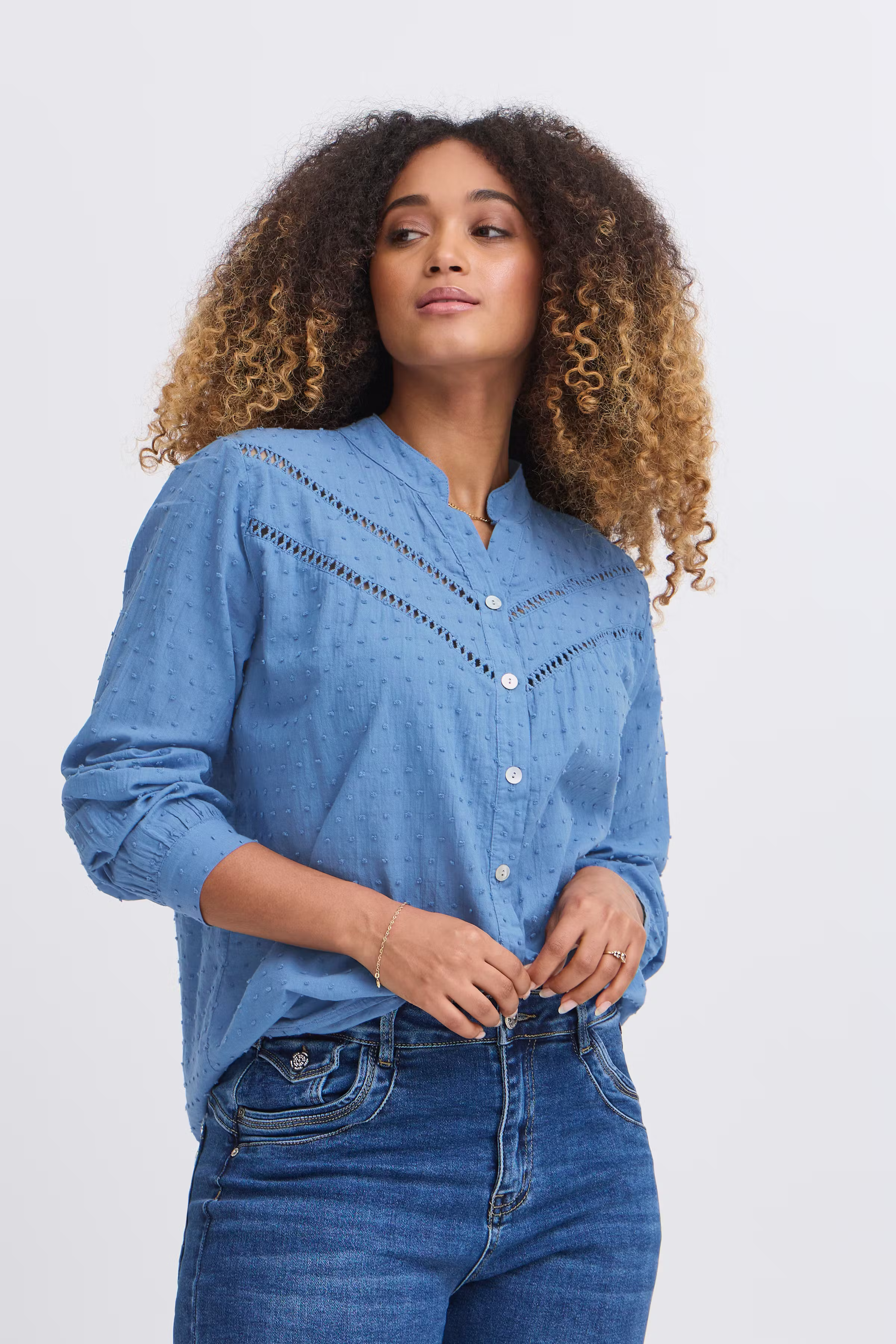 SBLIFA Bluse LOOKBOOK FRONT 22100919-203403