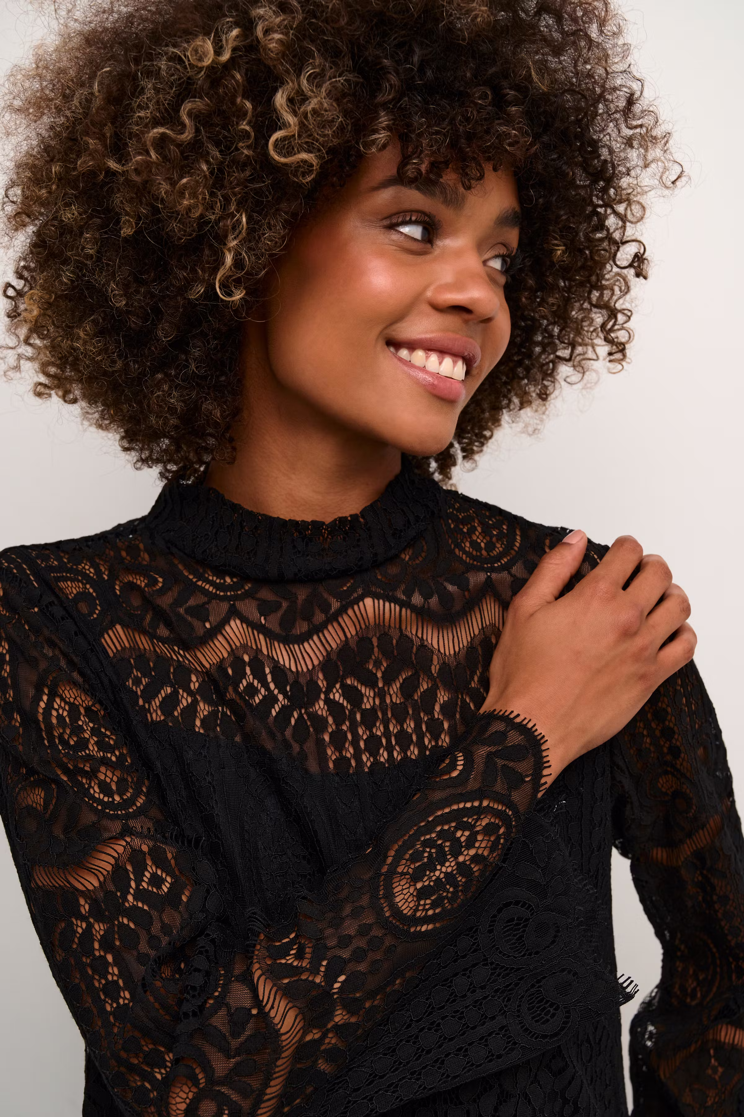 CUima Spetsklänning LOOKBOOK DETAIL 50111346-500012