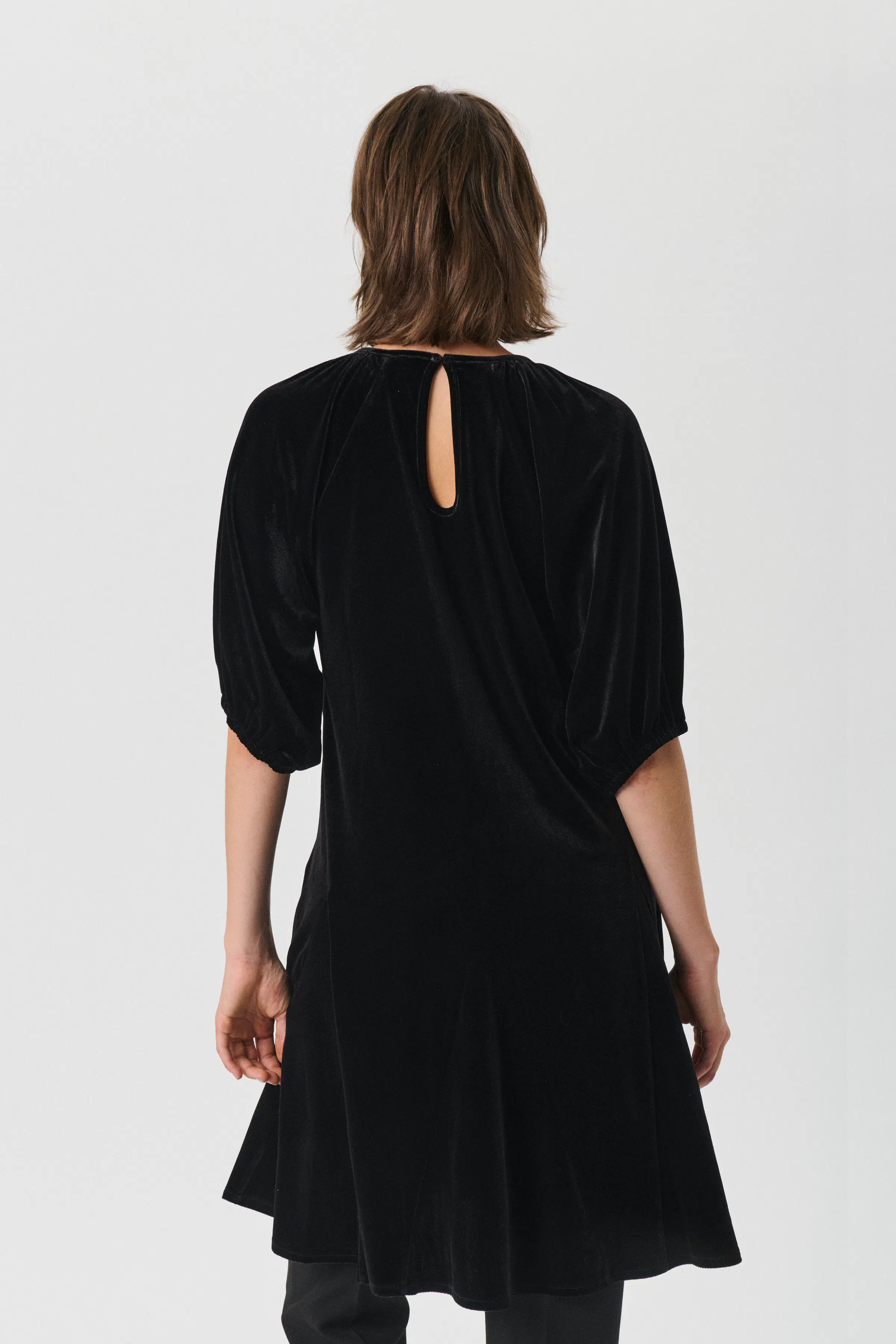 RuthyaPW Dress LOOKBOOK BACK 30310230-194008