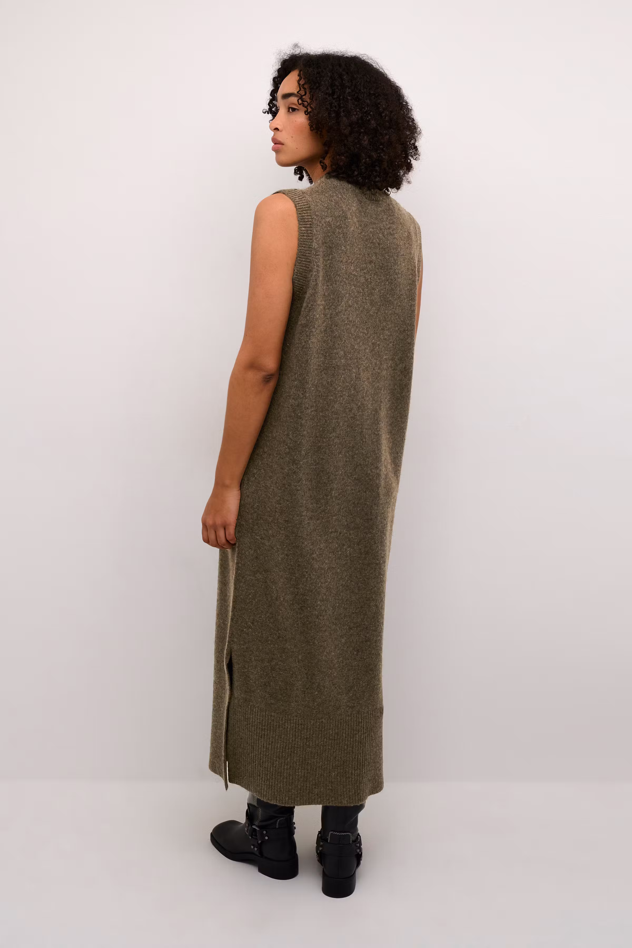 KAselma Dress LOOKBOOK BACK 10509089-1908101