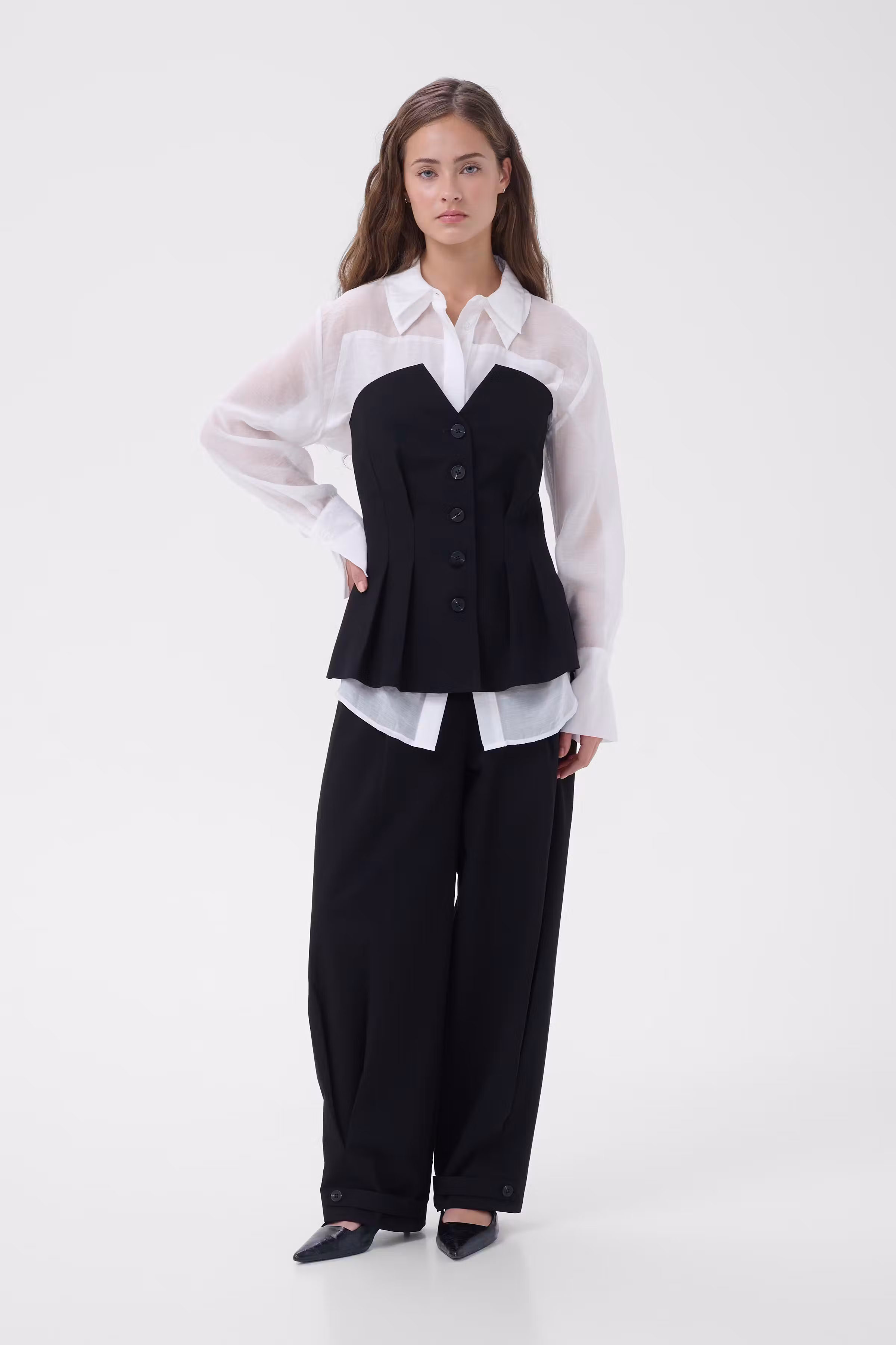 MWEvelina Top LOOKBOOK FRONT 10705748-100031