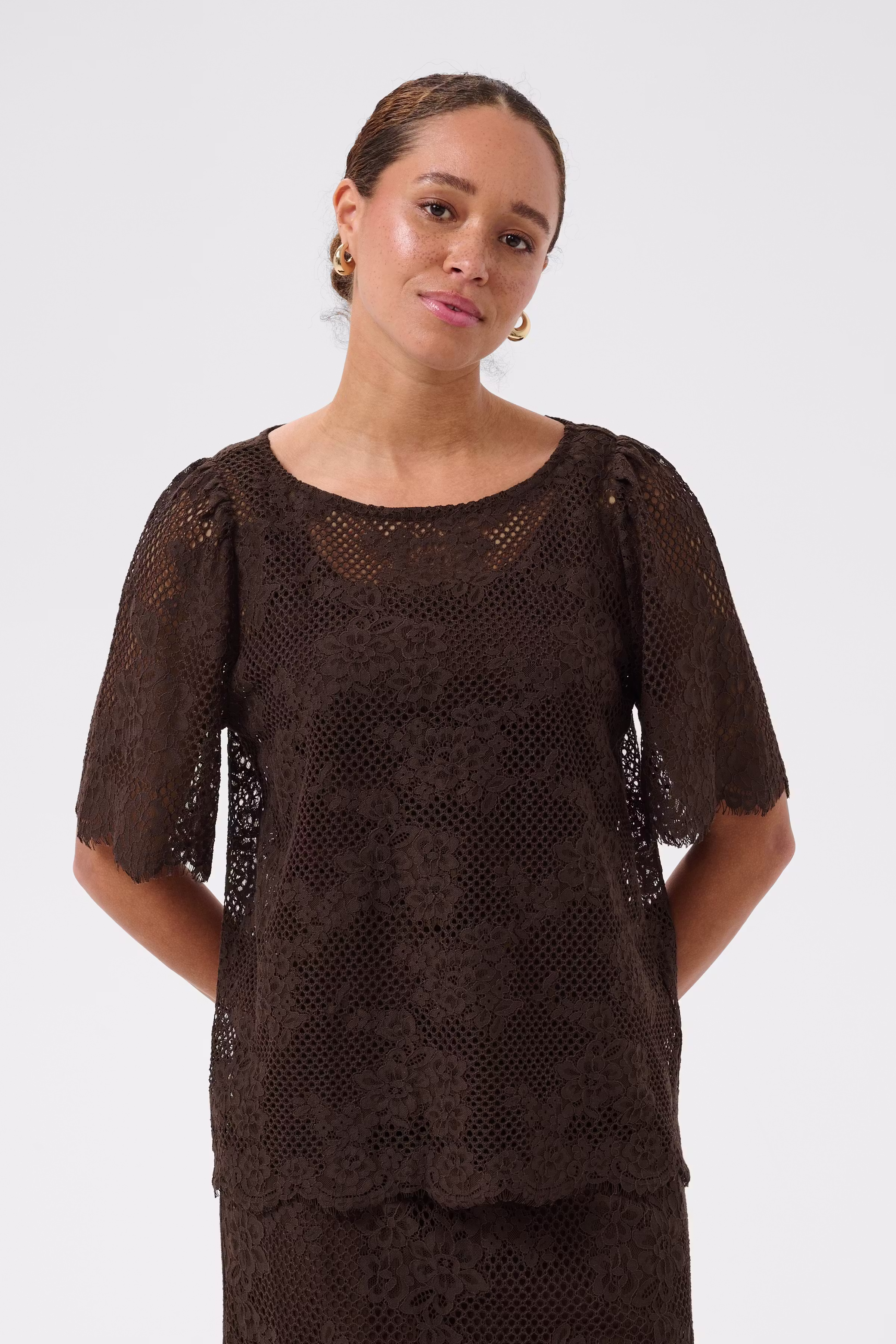KAcornelia LOOKBOOK FRONT 10511919-190915