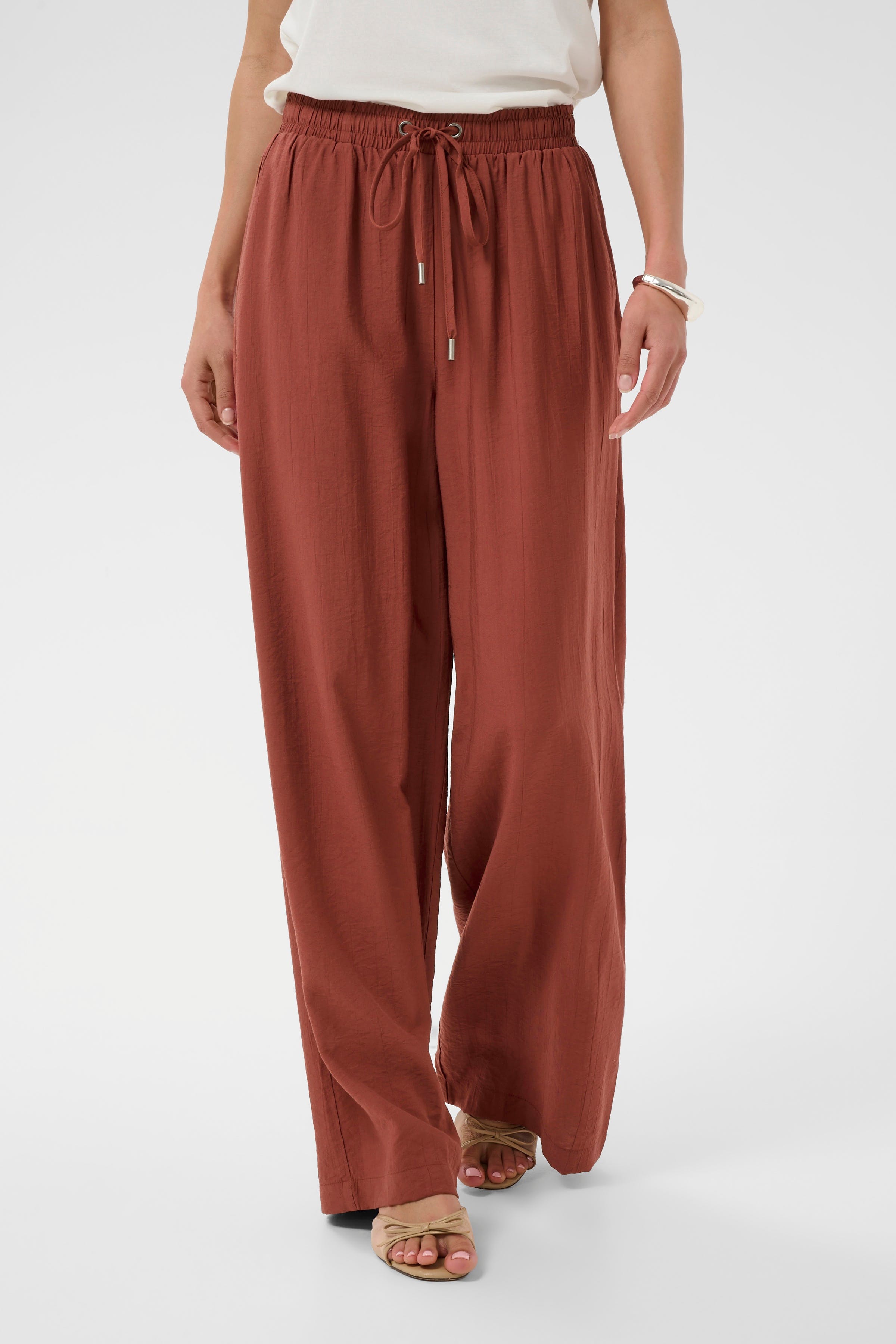 KAemily Broek LOOKBOOK FRONT 10511609-191334