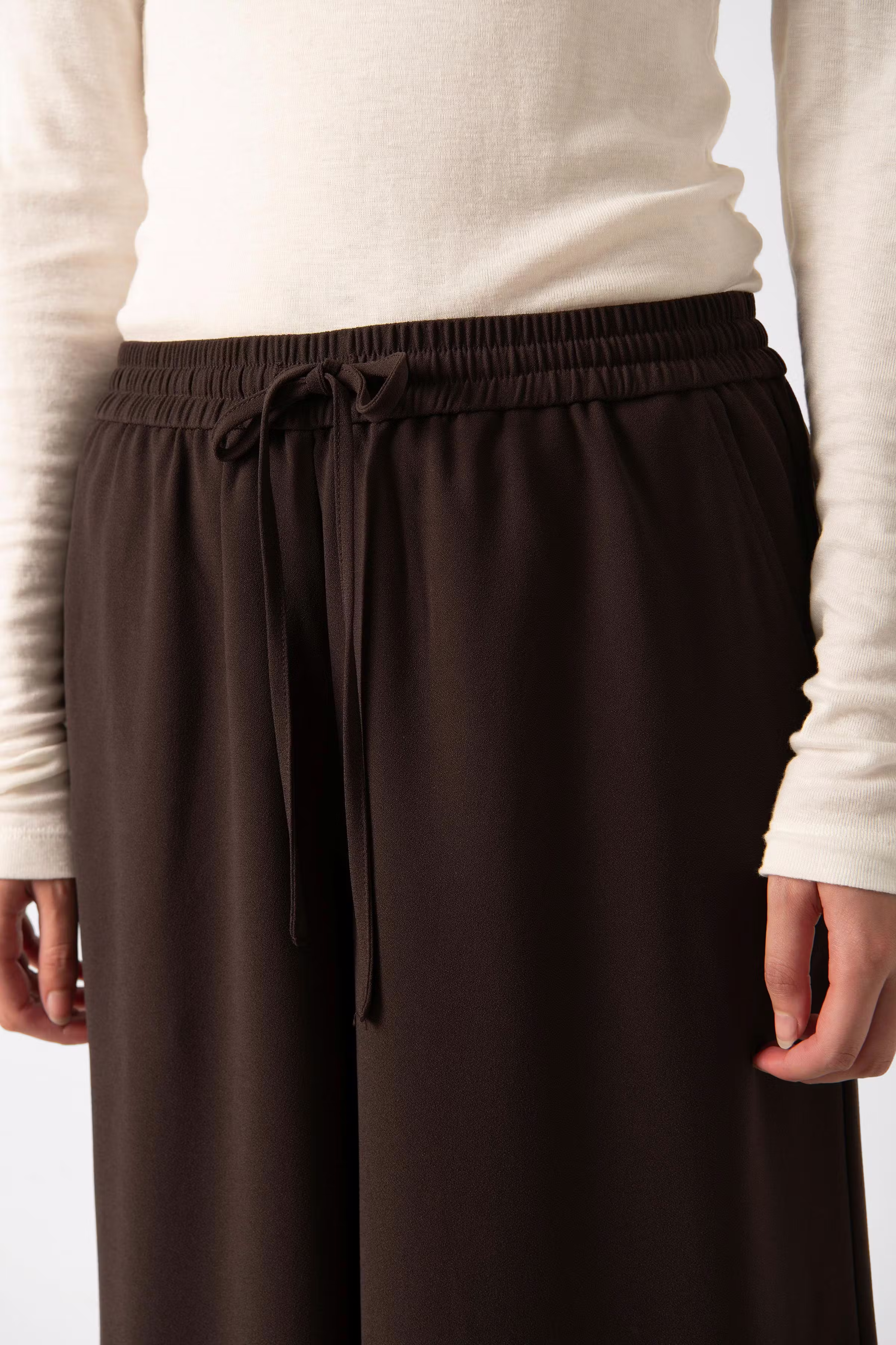 SLShirley Broek LOOKBOOK DETAIL 30408448-191109