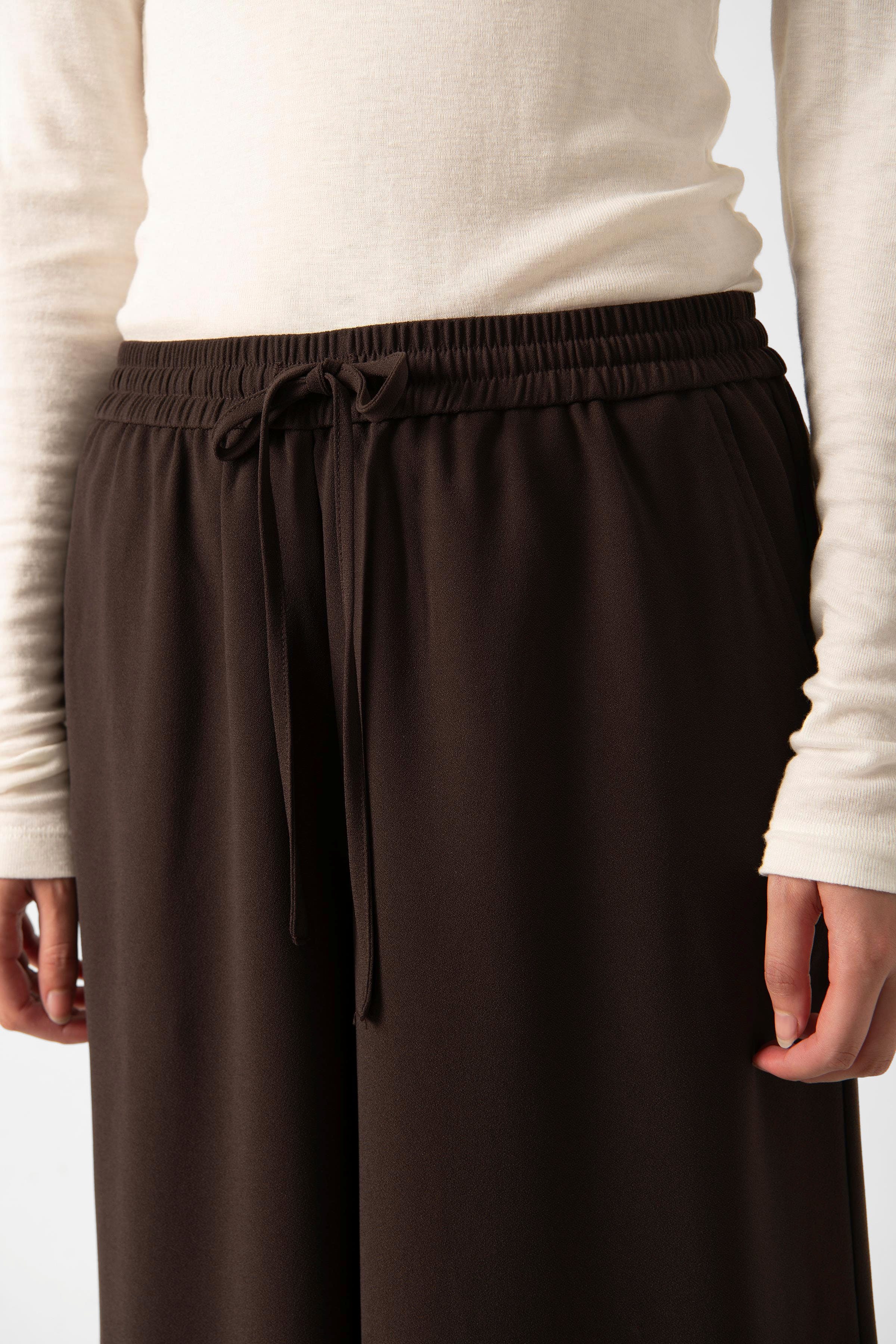 SLShirley Trousers LOOKBOOK DETAIL 30408448-191109