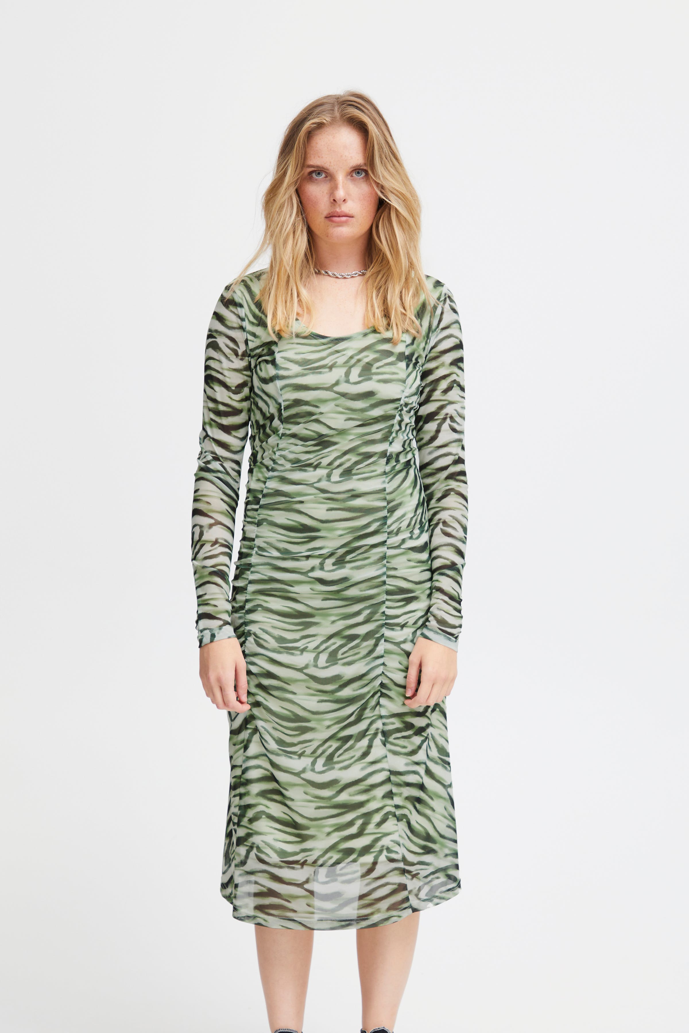 IHISTA Kleid LOOKBOOK FRONT 20120321-202750