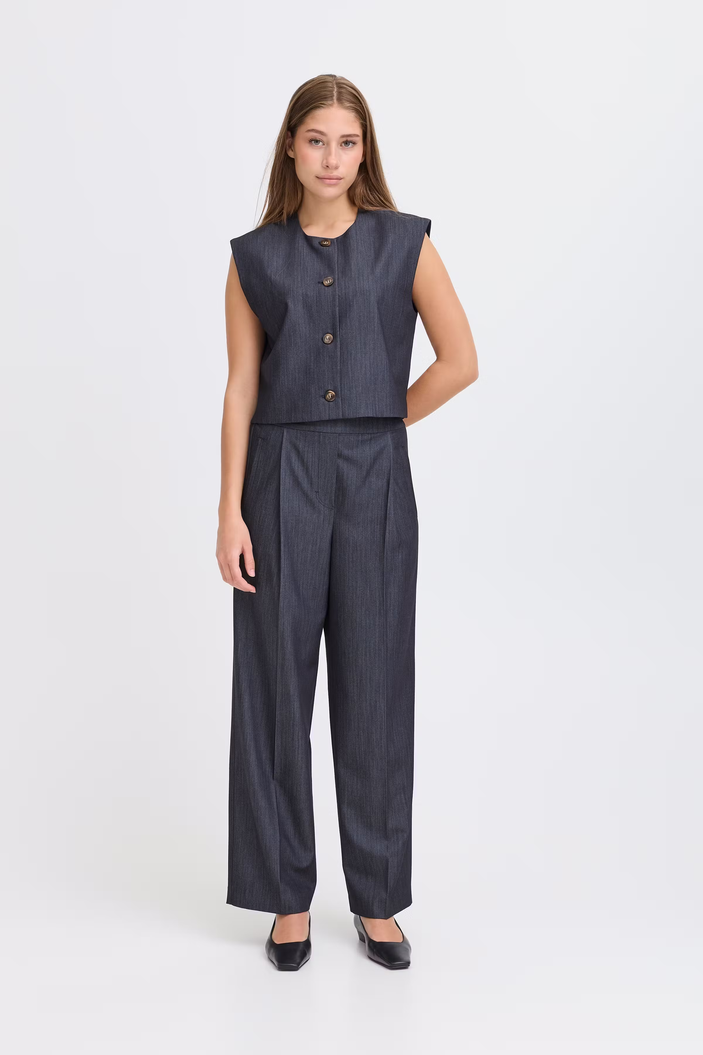 IHJUMI Weste LOOKBOOK FRONT 20124432-200340