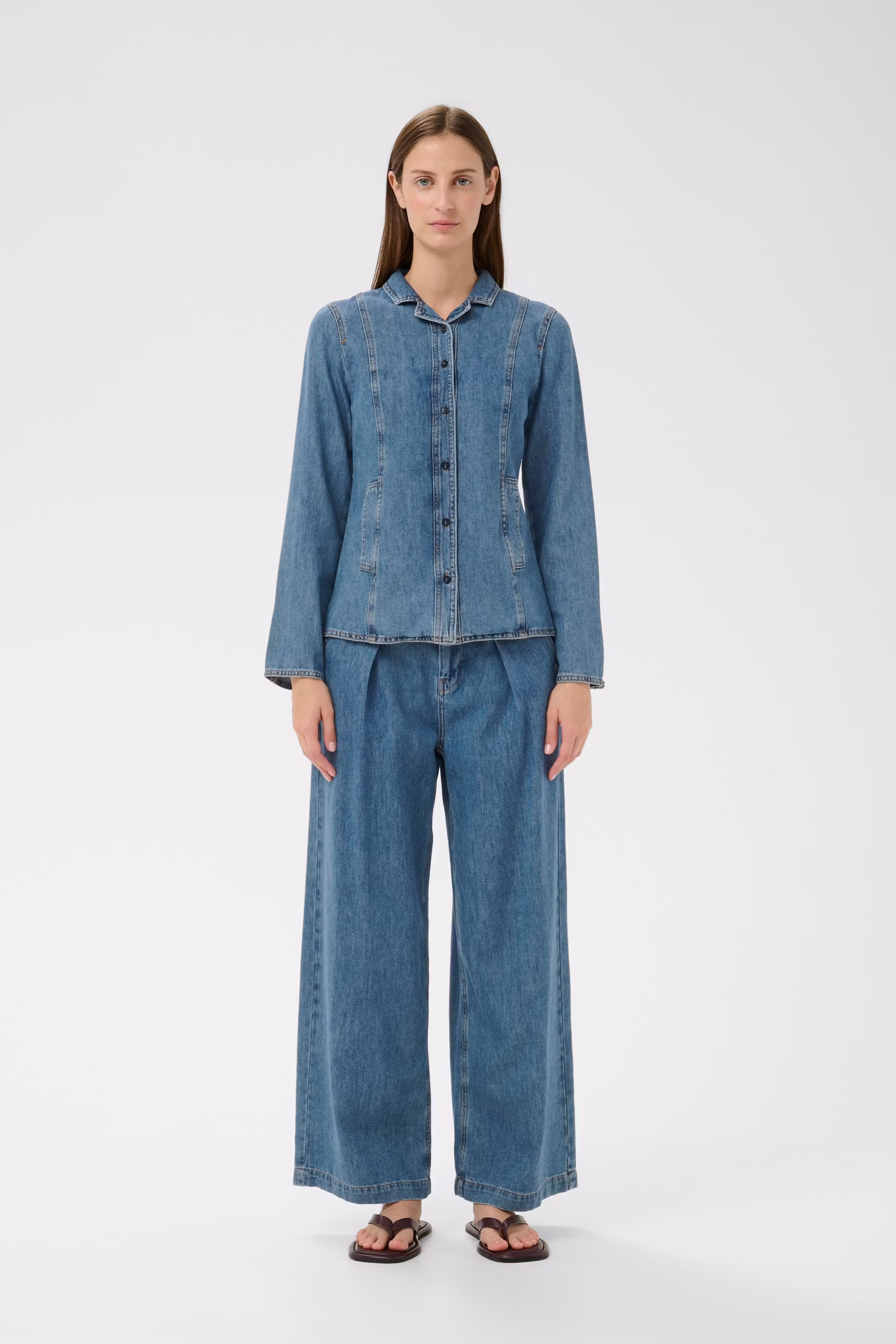 DOPHINAIW Fitted denim Shirt LOOKBOOK FRONT 30112322-900006619