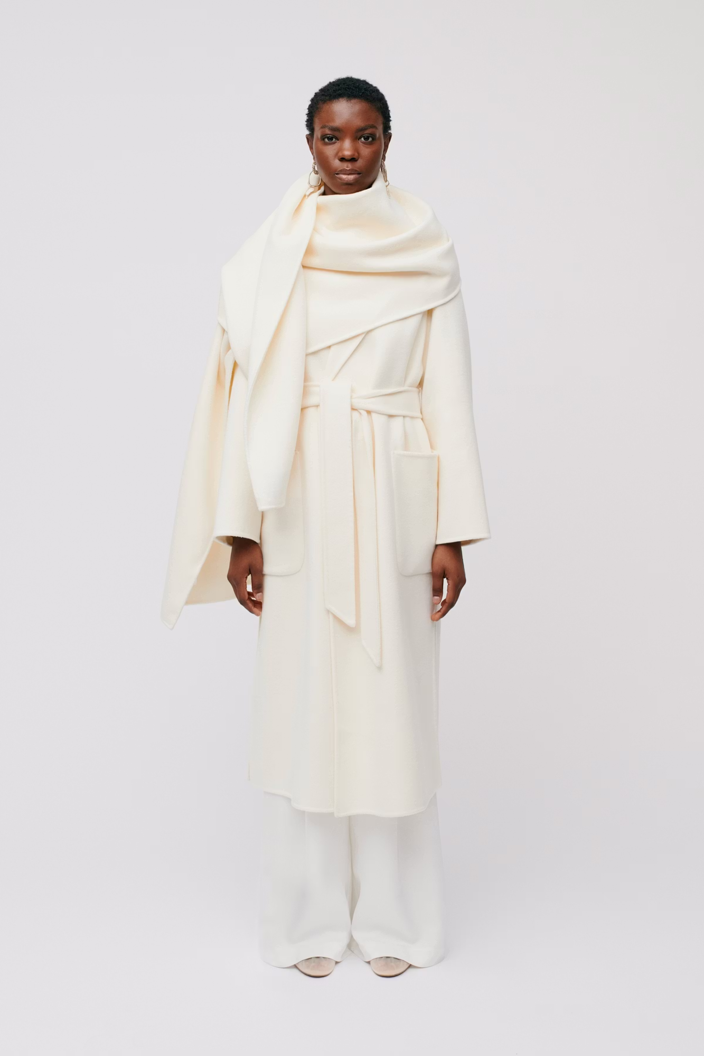 AMY Scarf LOOKBOOK FRONT 30600775-WH015