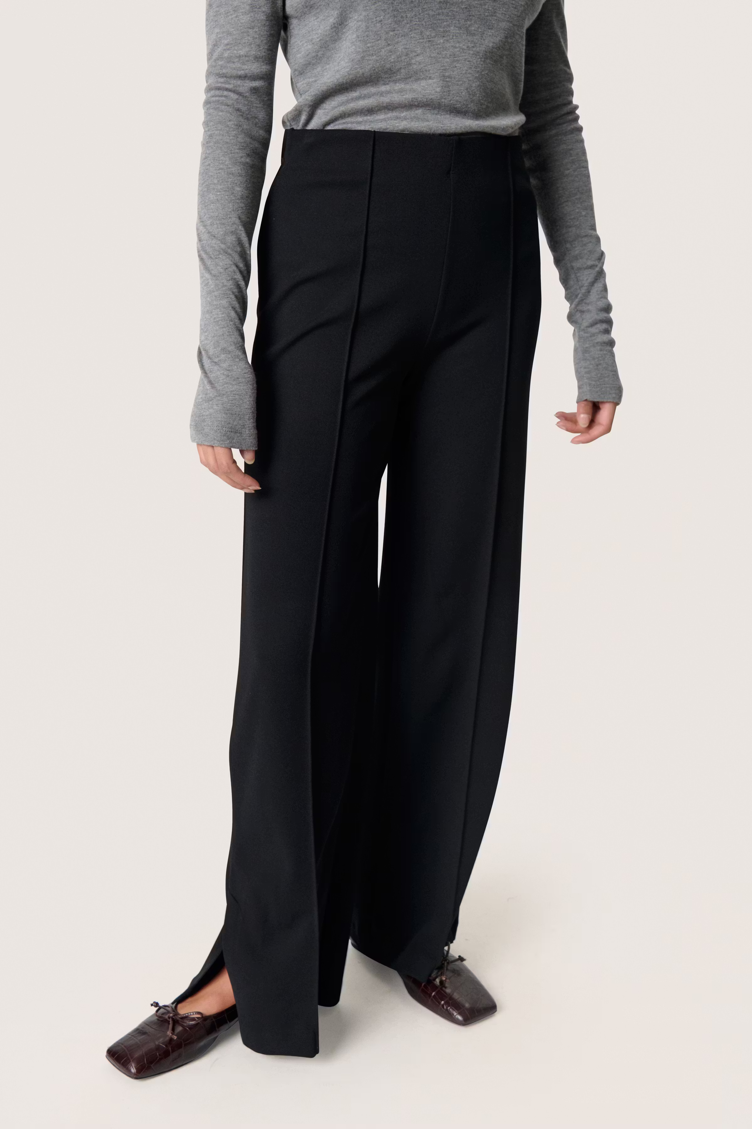 SLBea Trousers LOOKBOOK FRONT 30407618-194008