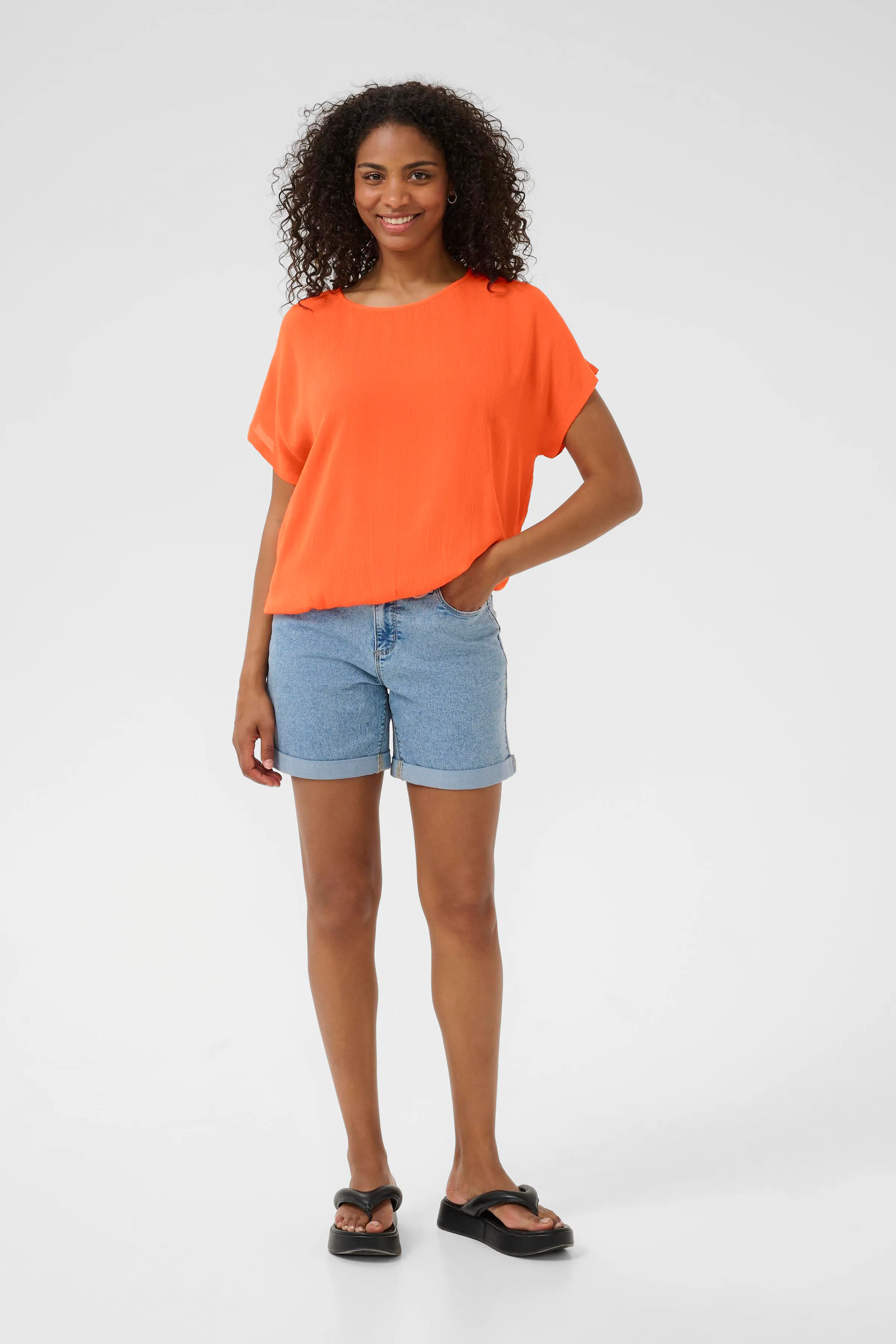 KAamber Bluse LOOKBOOK FRONT 10500781-171558