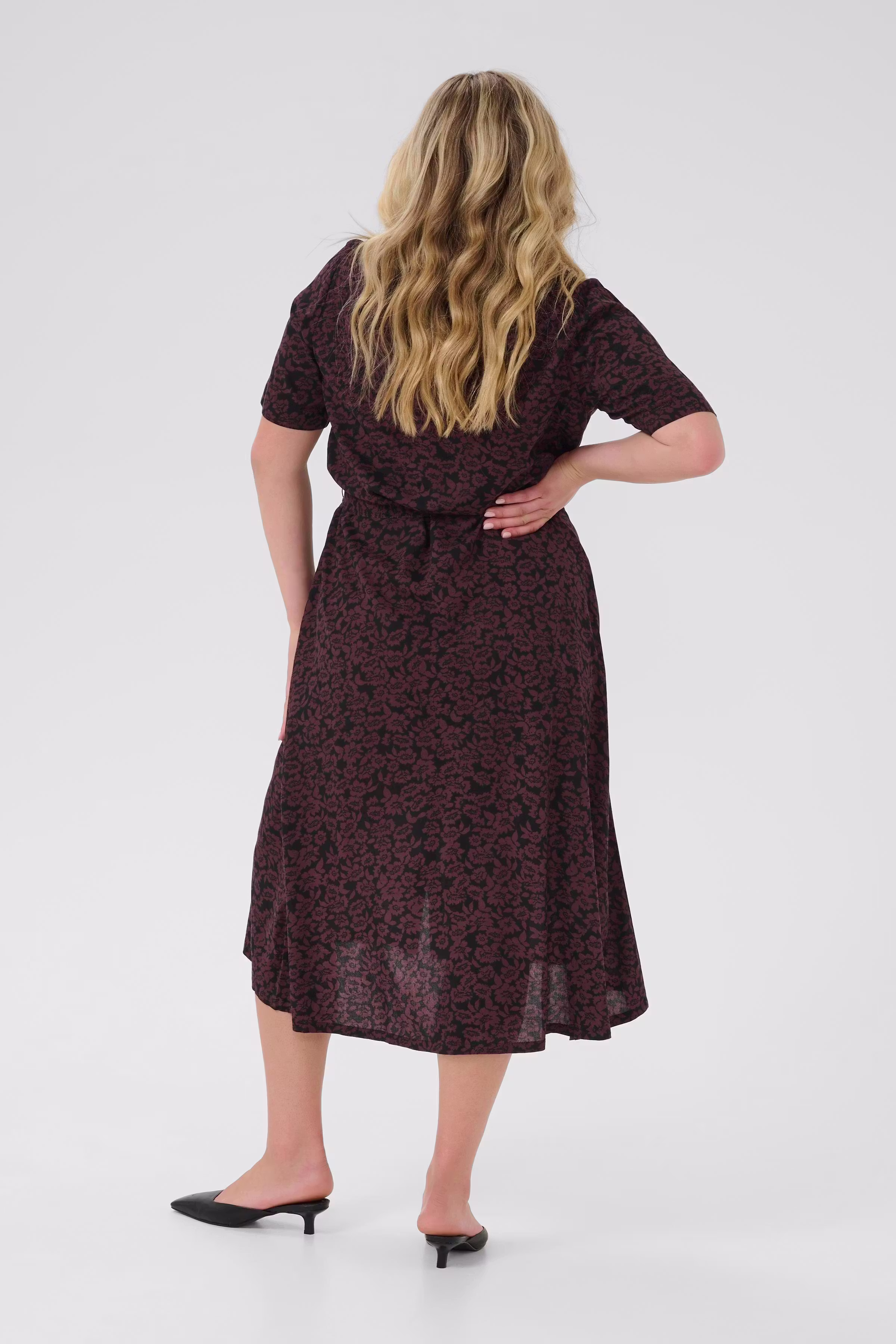 KCbella Kleid LOOKBOOK BACK 10582487-107734