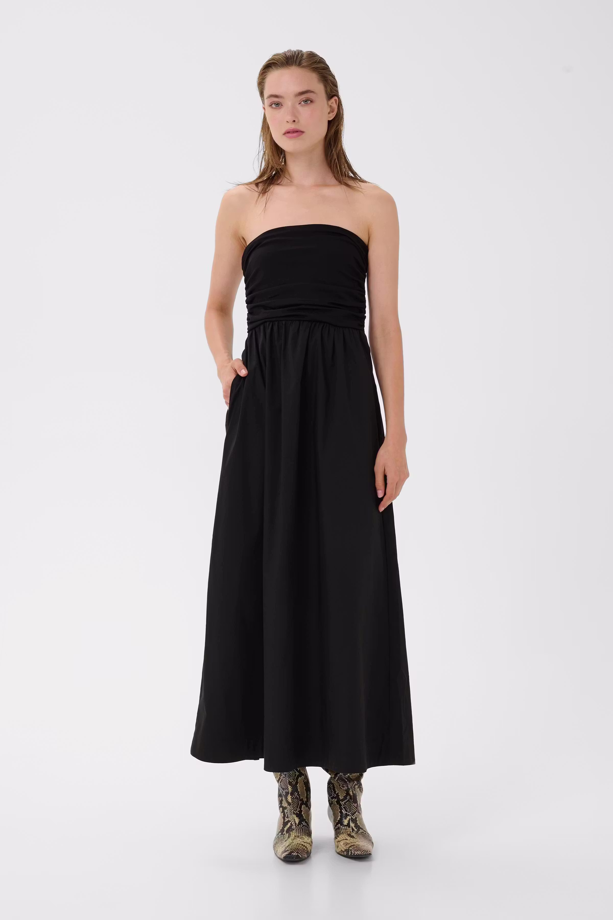 LailaGZ Jumpsuit in black color