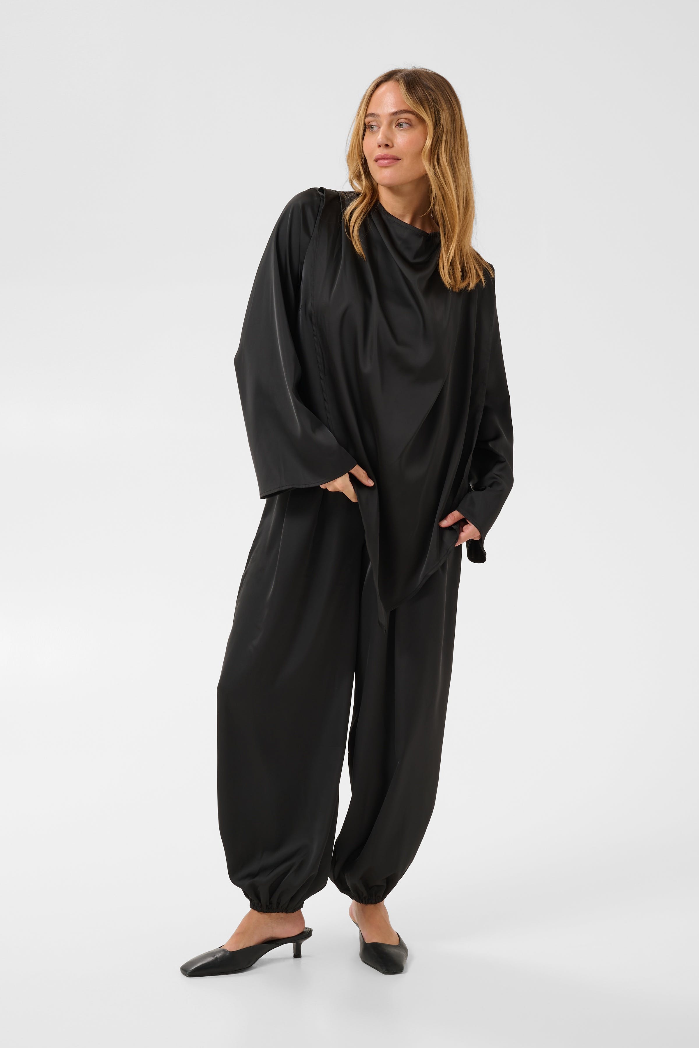 KAfaye Hose LOOKBOOK FRONT 10513193-194008