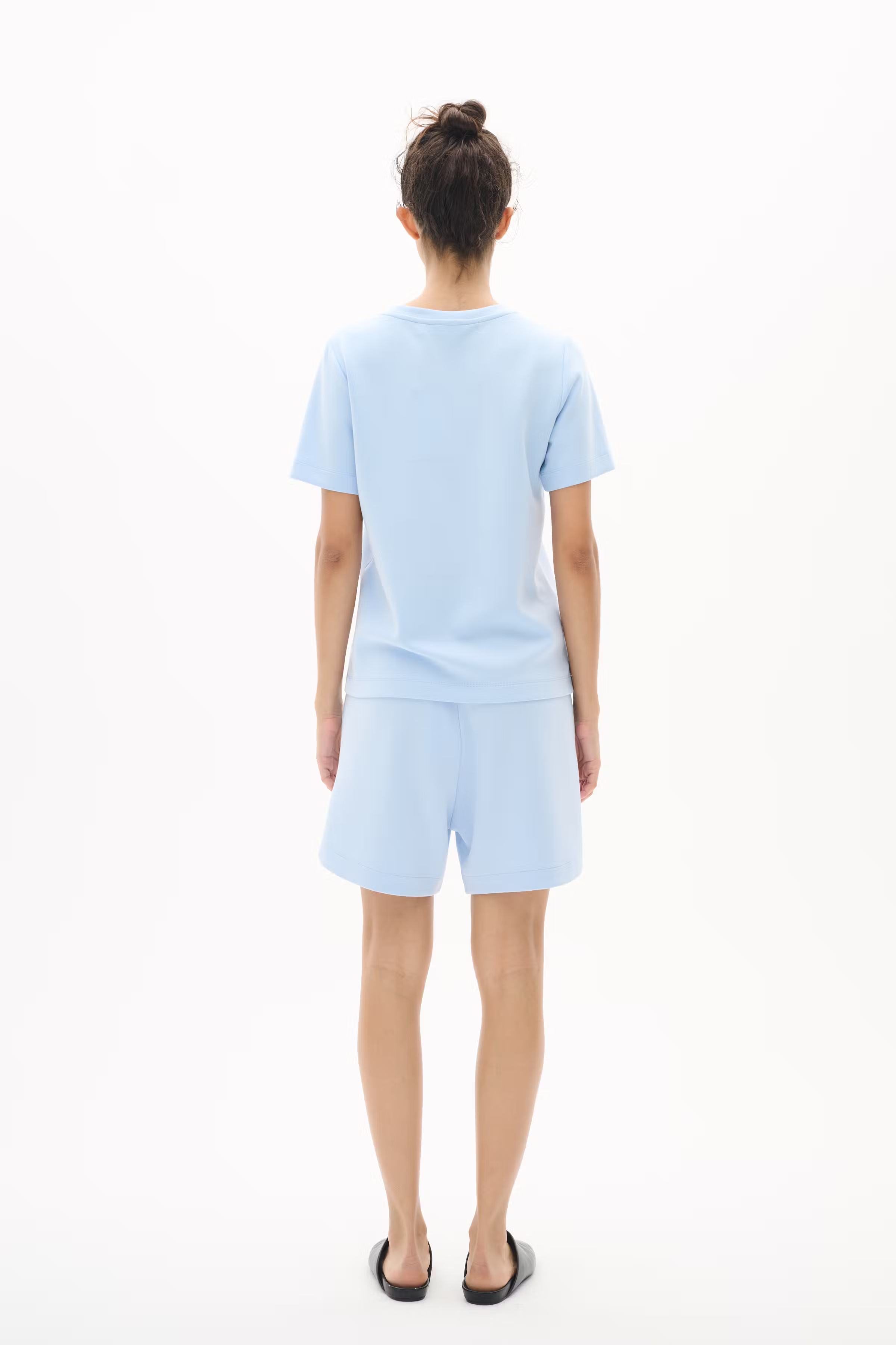 HenniehIW Shorts LOOKBOOK BACK 30110370-154031