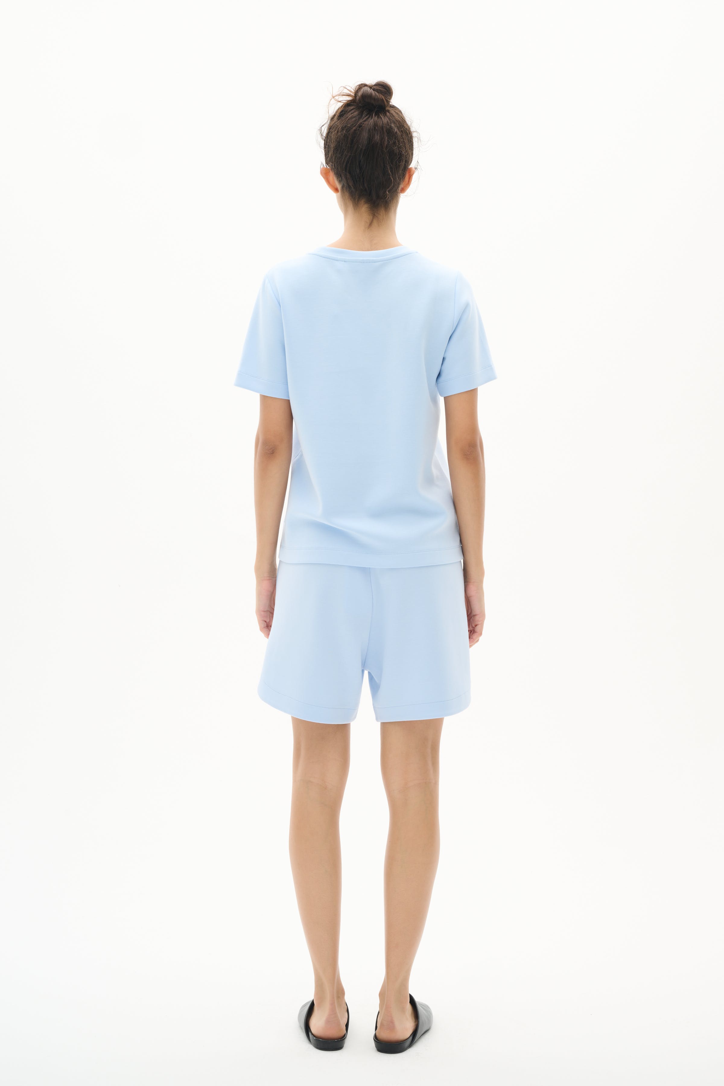 HenniehIW Shorts LOOKBOOK BACK 30110370-154031