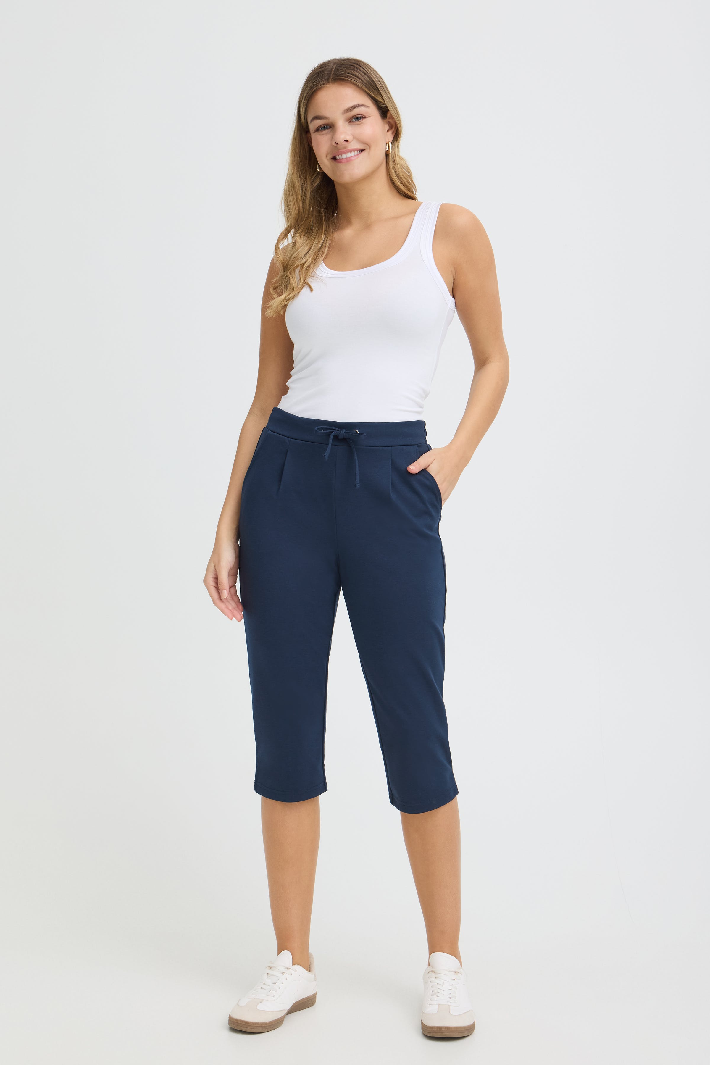 FRBLAZER Capri bukser LOOKBOOK FRONT 20617750-193923