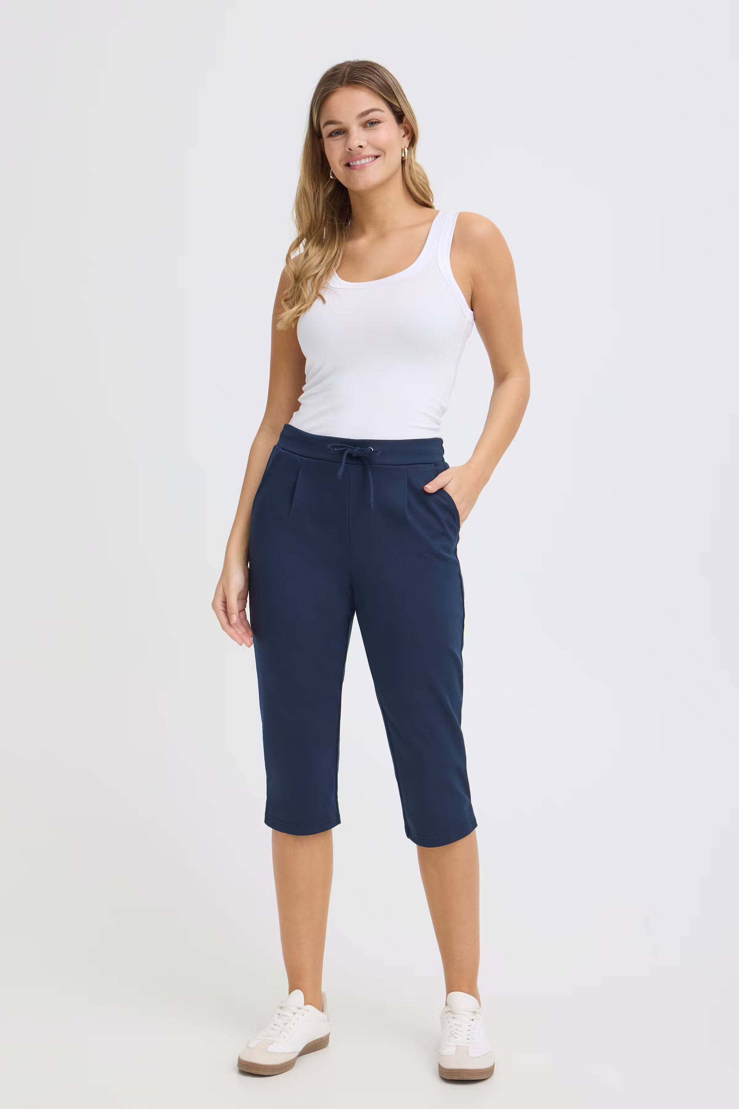 FRBLAZER Capri bukser LOOKBOOK FRONT 20617750-193923