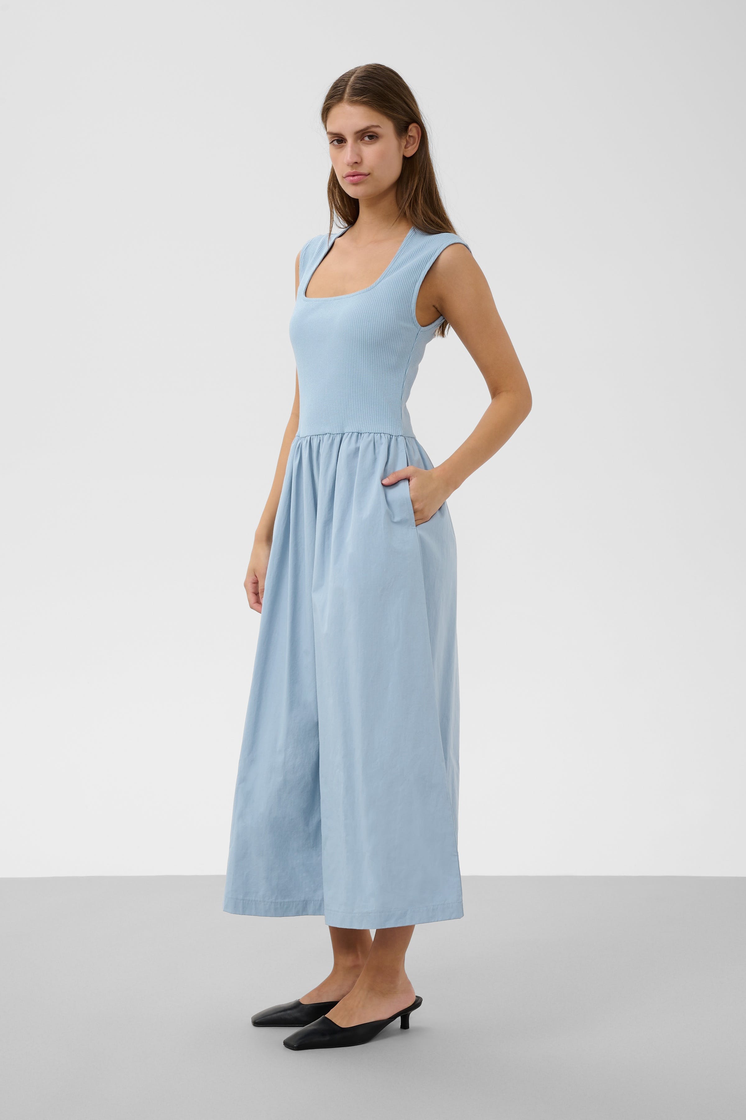 SLSimone Kleid LOOKBOOK FRONT 30407490-164013