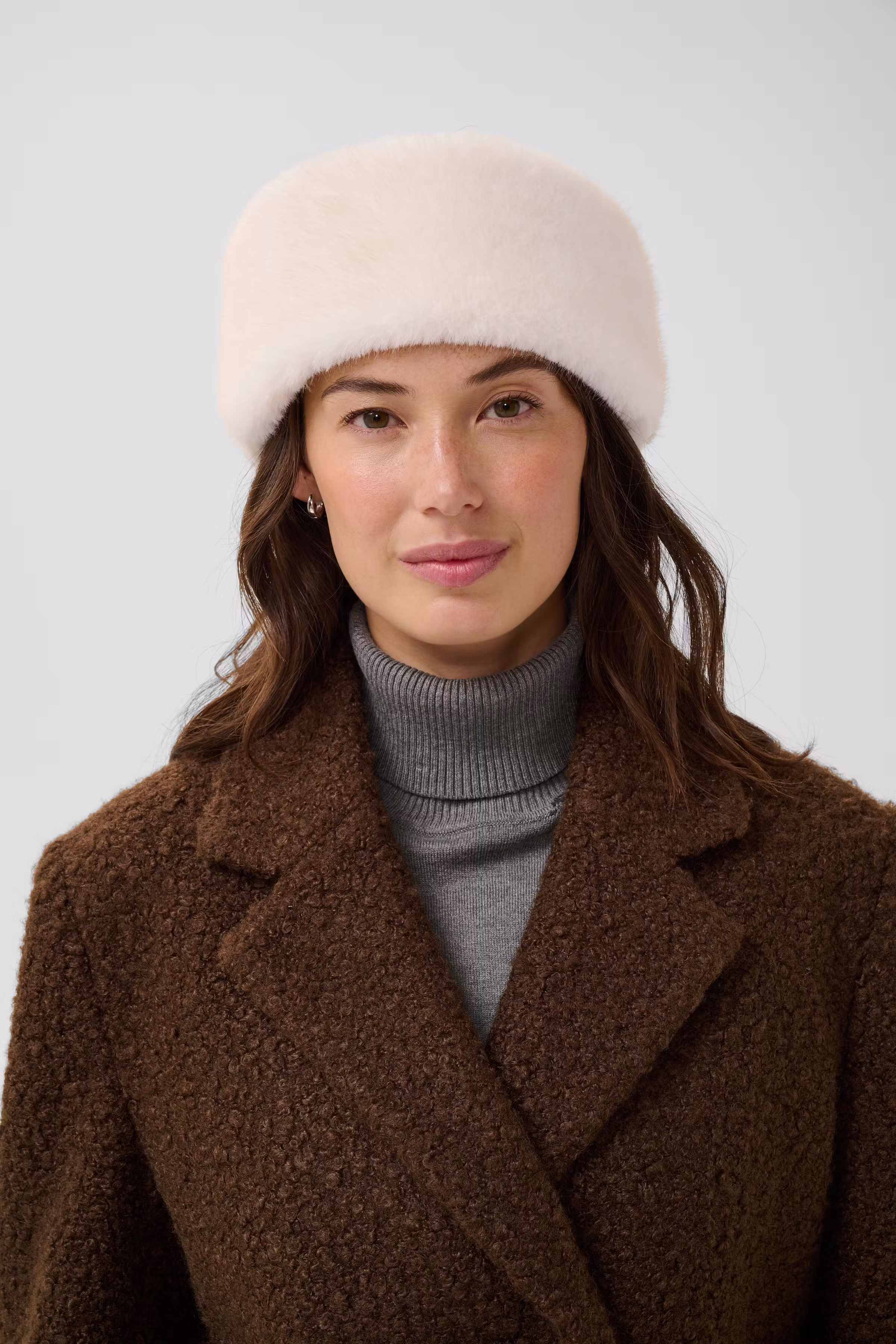 CUkalma Faux fur headband
 LOOKBOOK DETAIL 50113791-110605