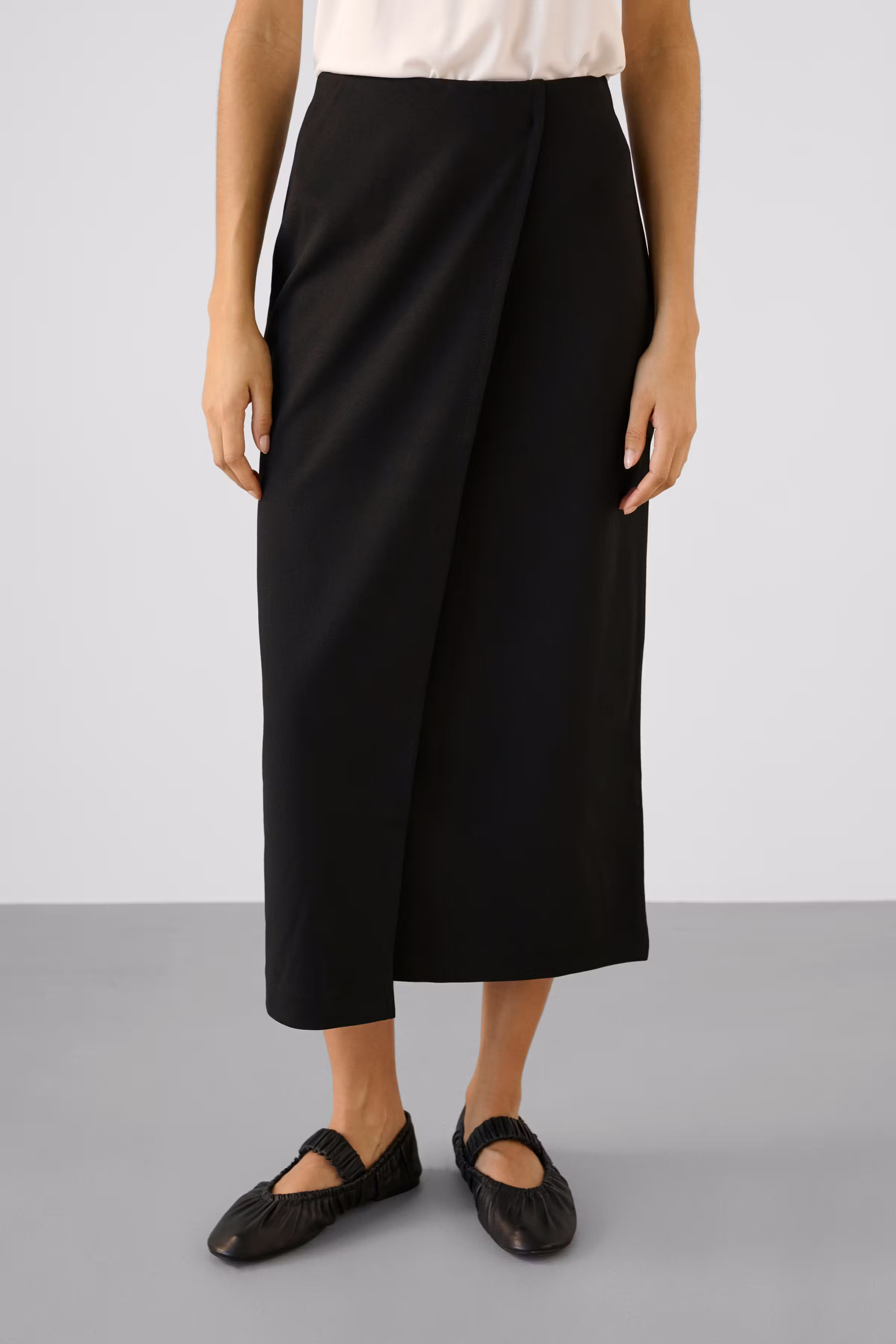 SLBea Skirt LOOKBOOK FRONT 30407315-194008