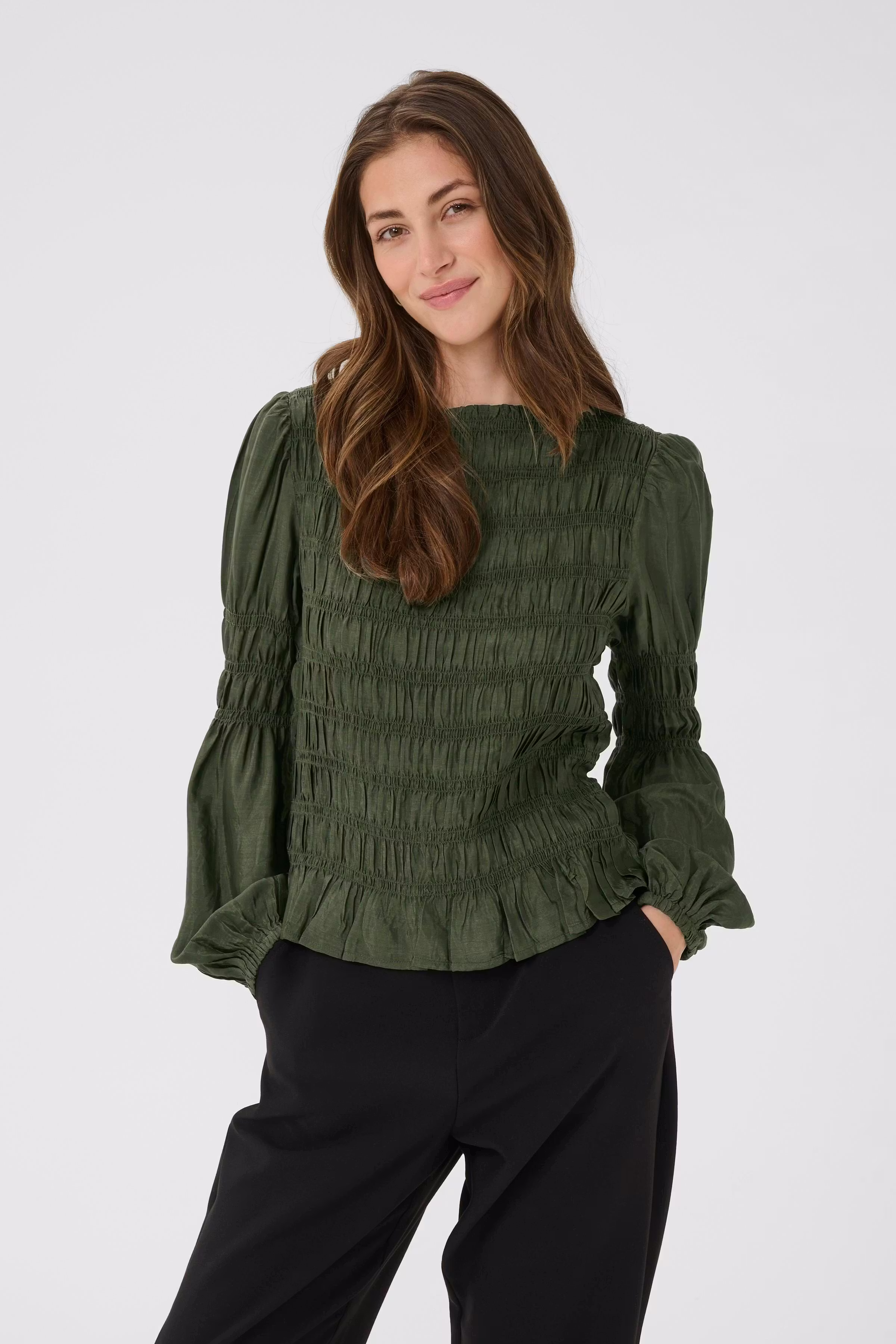 CRHenva Blouse LOOKBOOK FRONT 10607869-190419