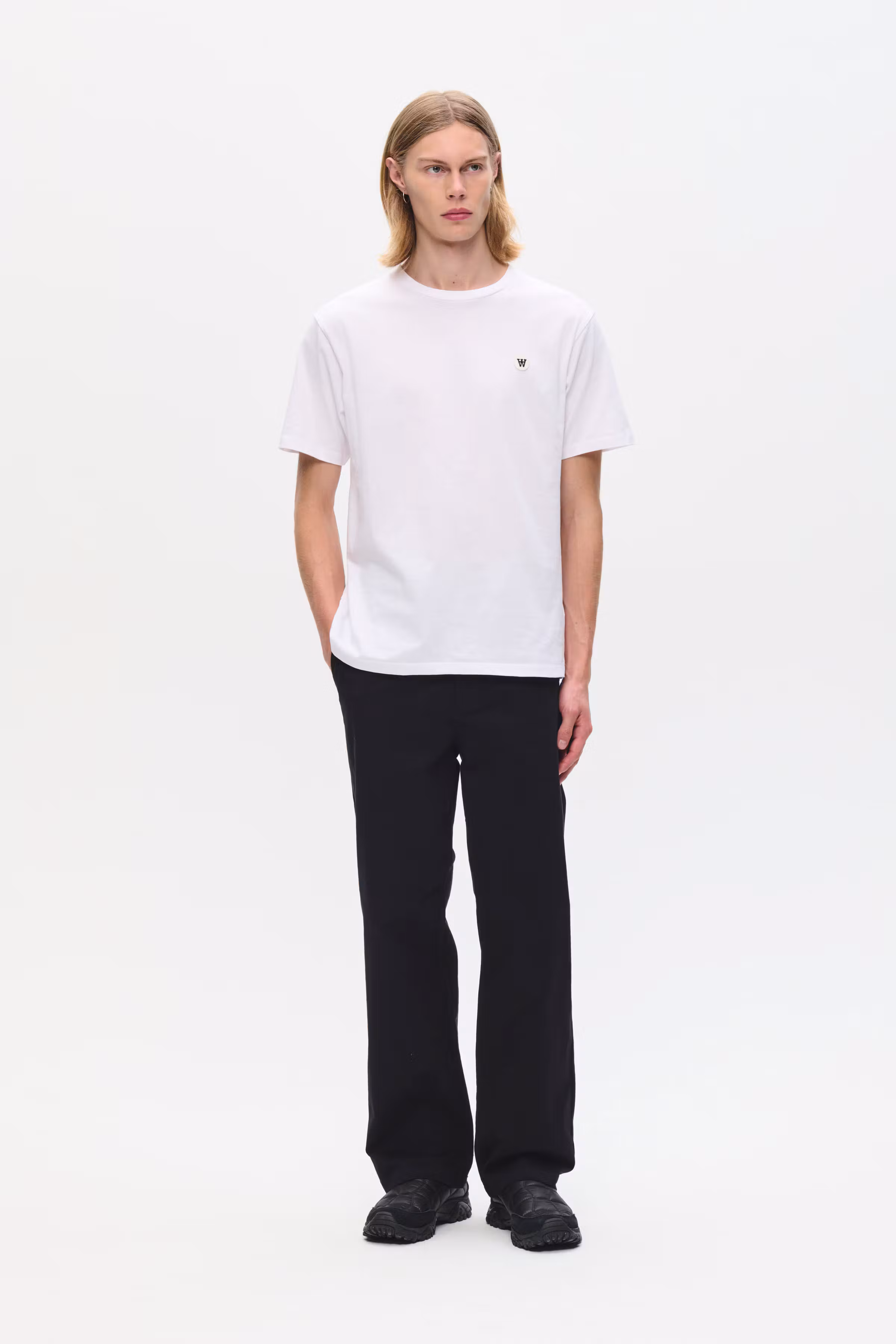 WWAce T-shirt LOOKBOOK FRONT 30250095-110601