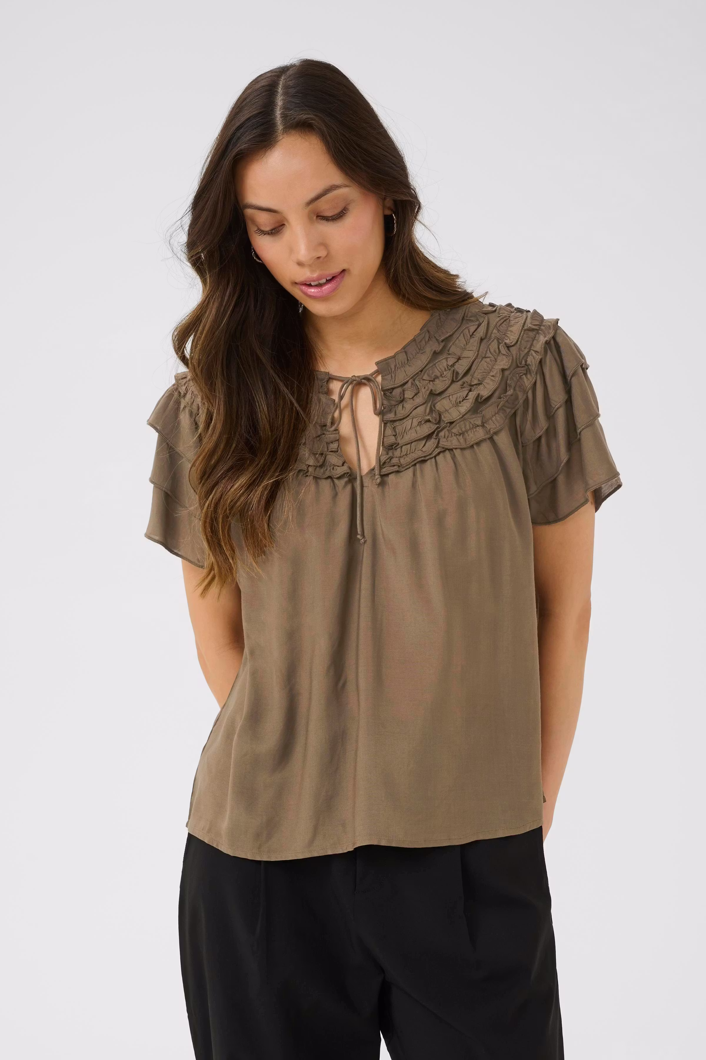 CRLucia Bluse LOOKBOOK FRONT 10613893-190820