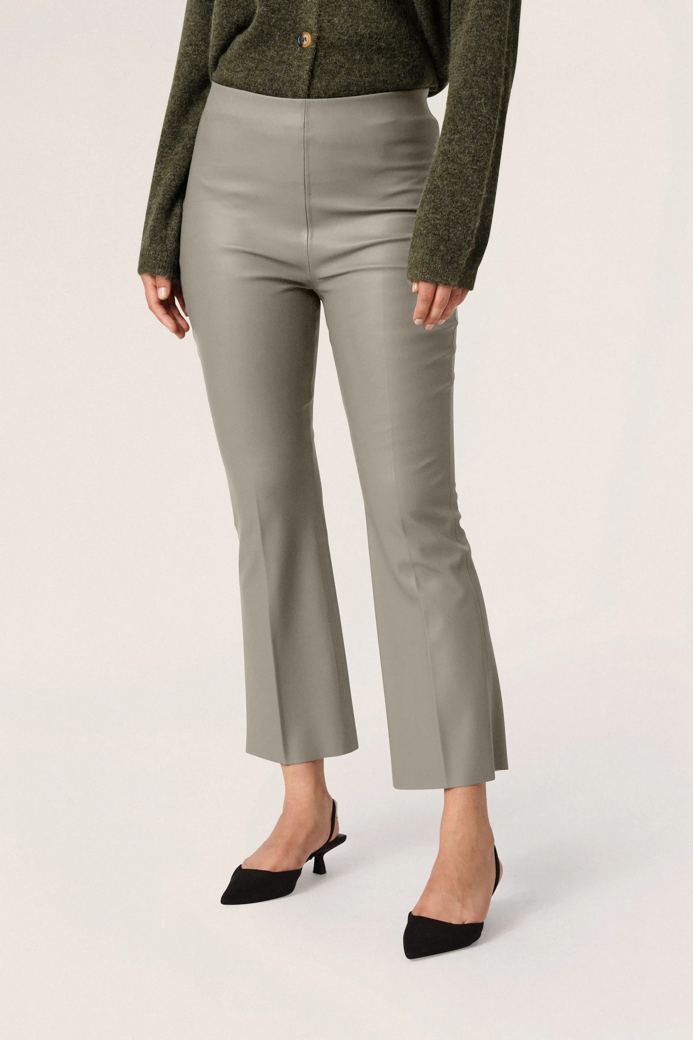 SLKaylee Bukser LOOKBOOK FRONT 30404598-47036