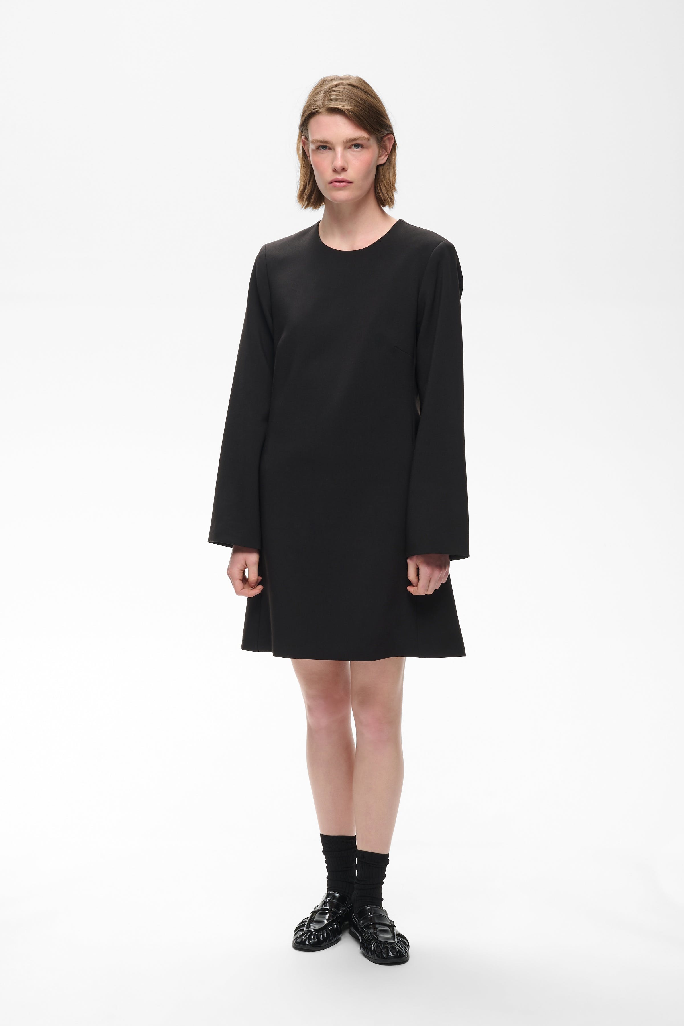 CASSIEHIW Kleid LOOKBOOK FRONT 30112903-194008