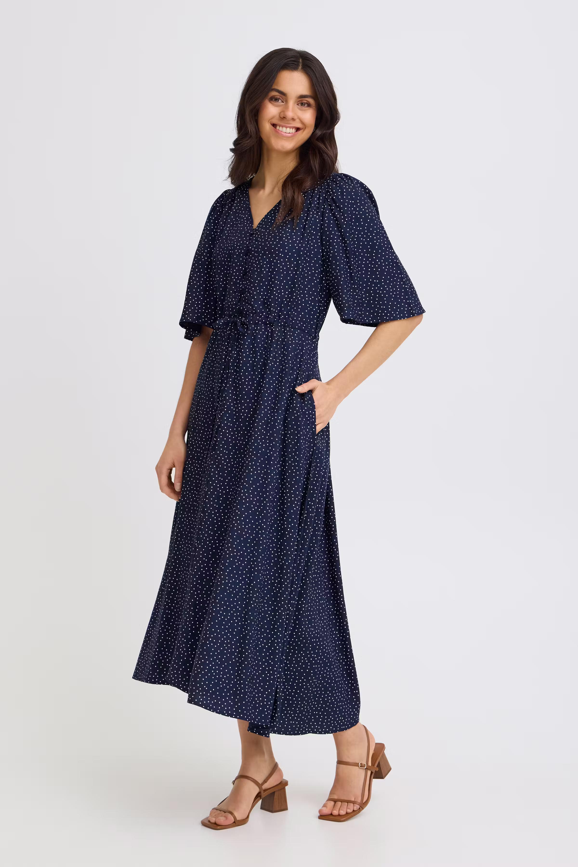 FRLAYA Klänning LOOKBOOK FRONT 20617671-900010613