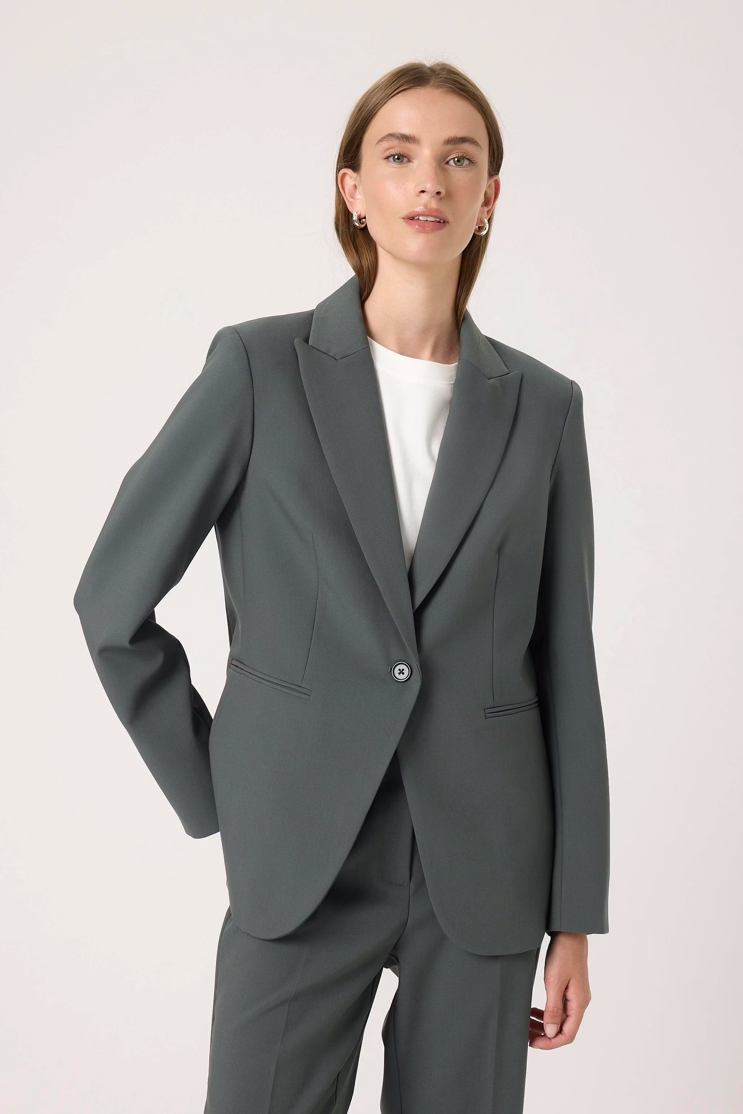 SLCorinne Blazer LOOKBOOK FRONT 30407532-195004