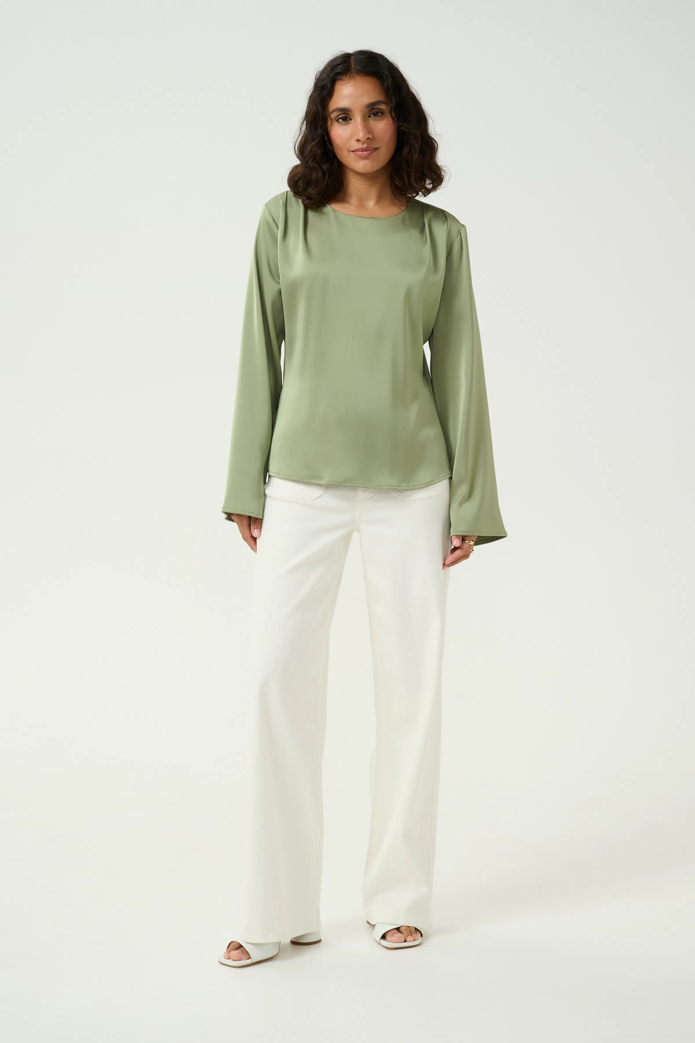 KAhill Bluse LOOKBOOK FRONT 10509687-170115