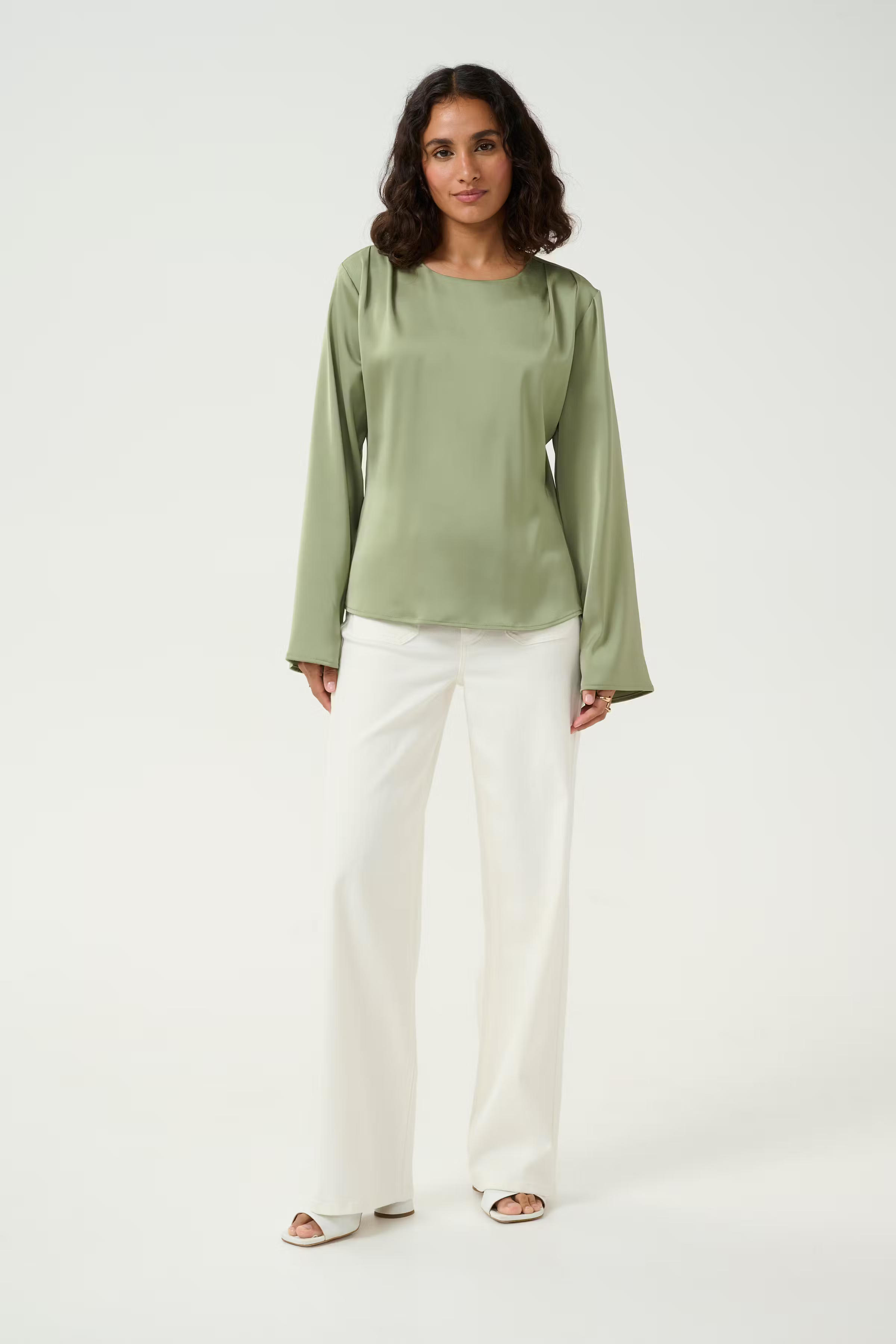 KAhill Bluse LOOKBOOK FRONT 10509687-170115