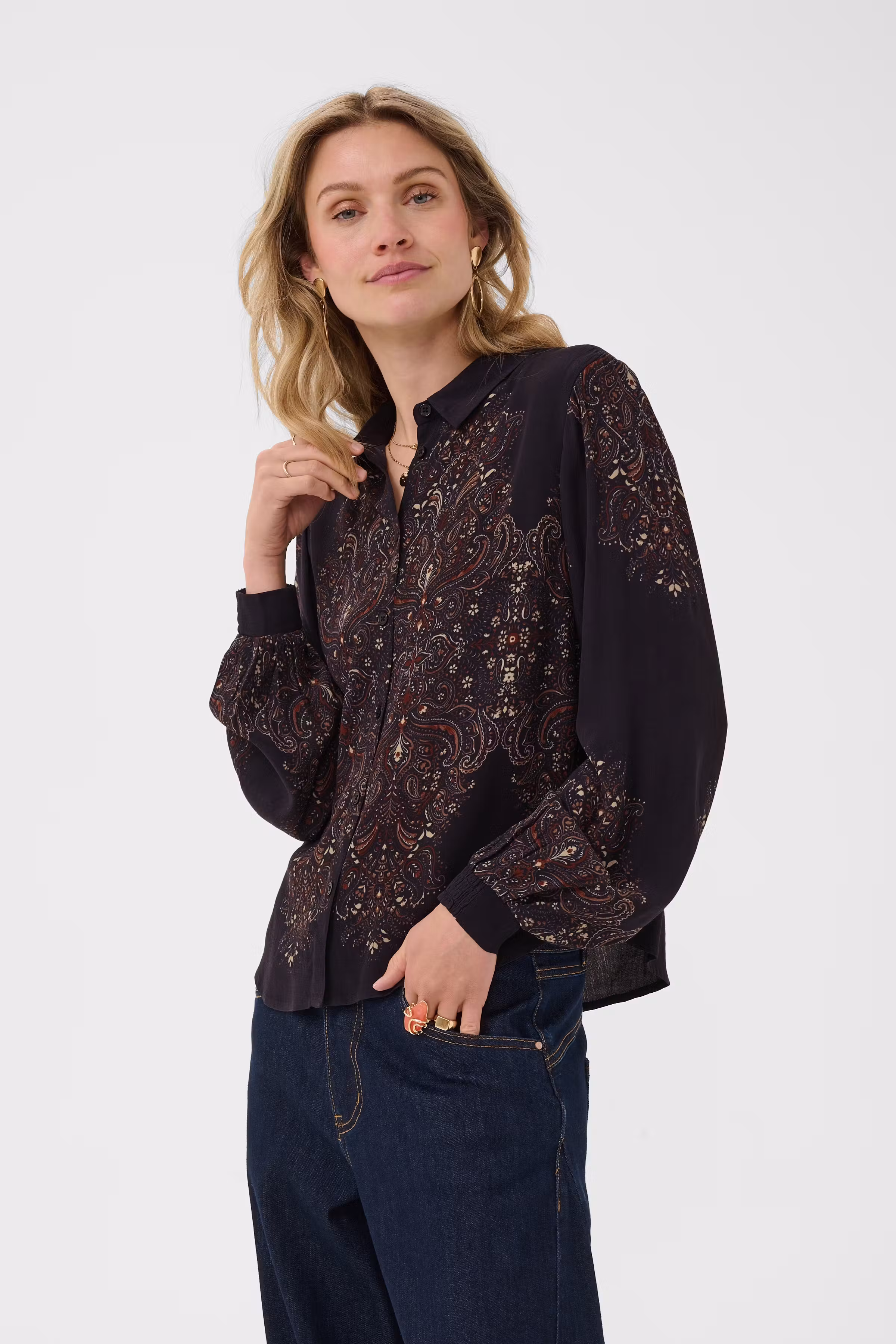 CRJosia Blouse LOOKBOOK FRONT 10615344-1000268