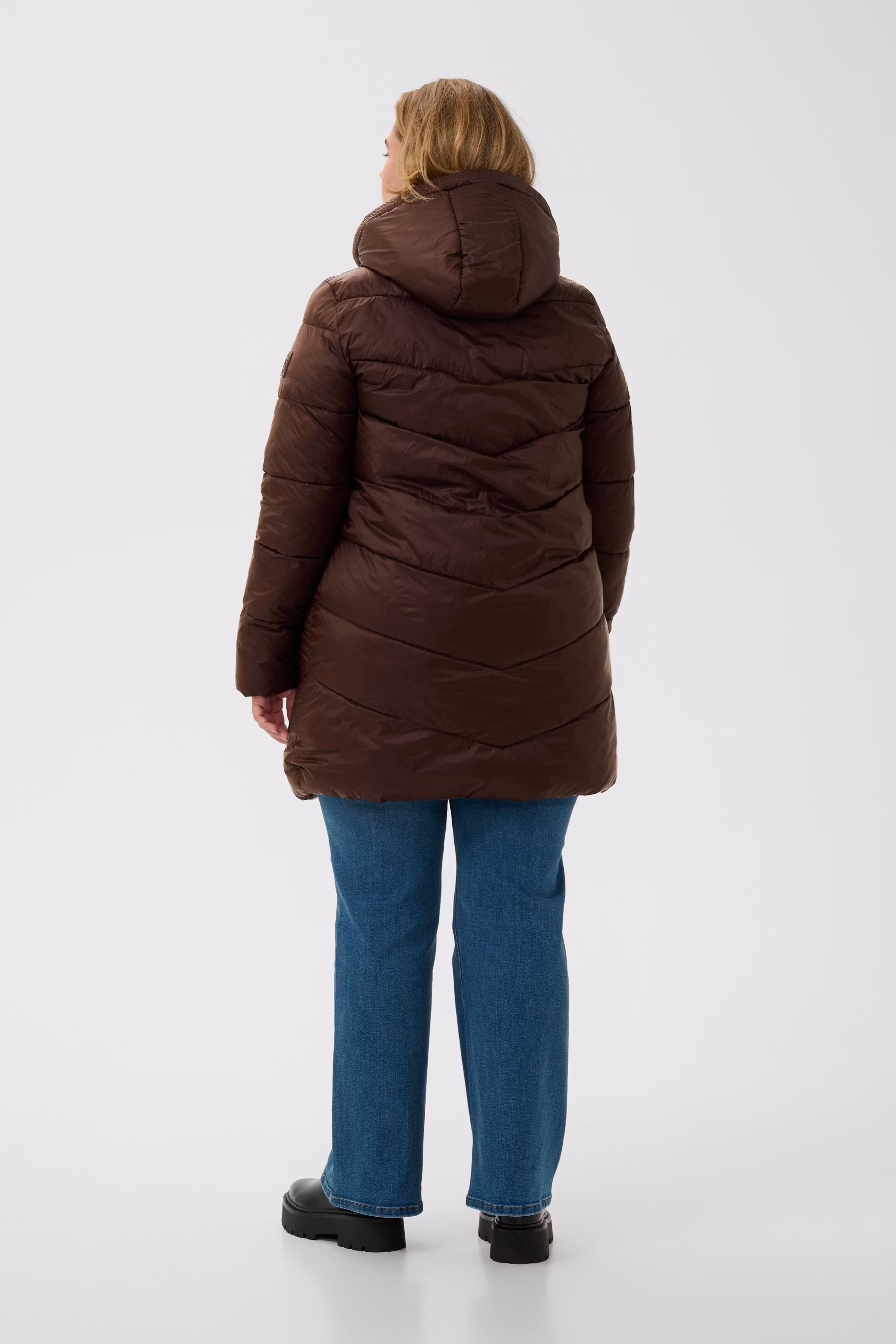 KCsusanna Coat LOOKBOOK BACK 10582480-190915