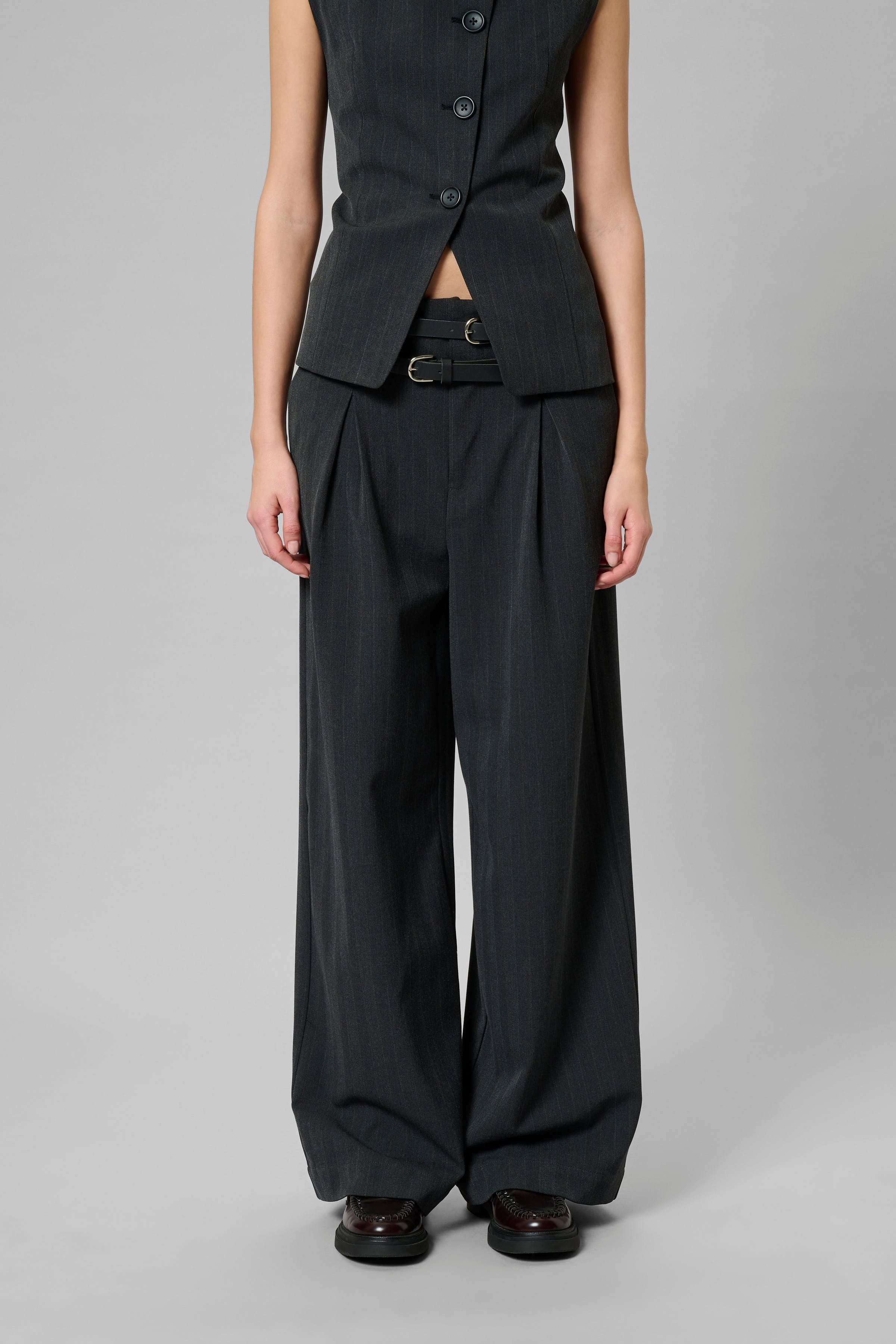MWLuna Trousers LOOKBOOK FRONT 10705374-190201