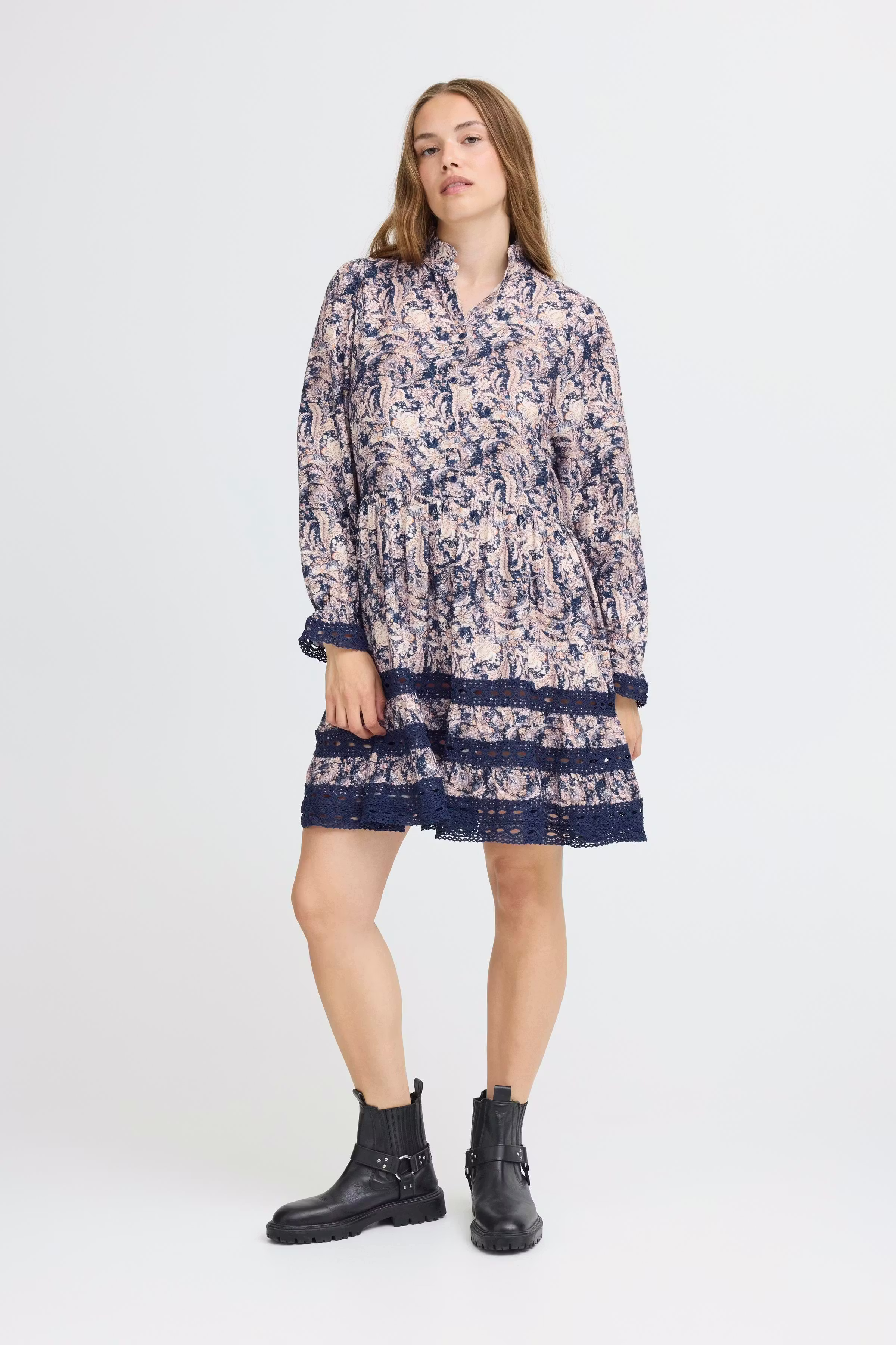 PZPERNILLE Kjole LOOKBOOK FRONT 50209132-205212