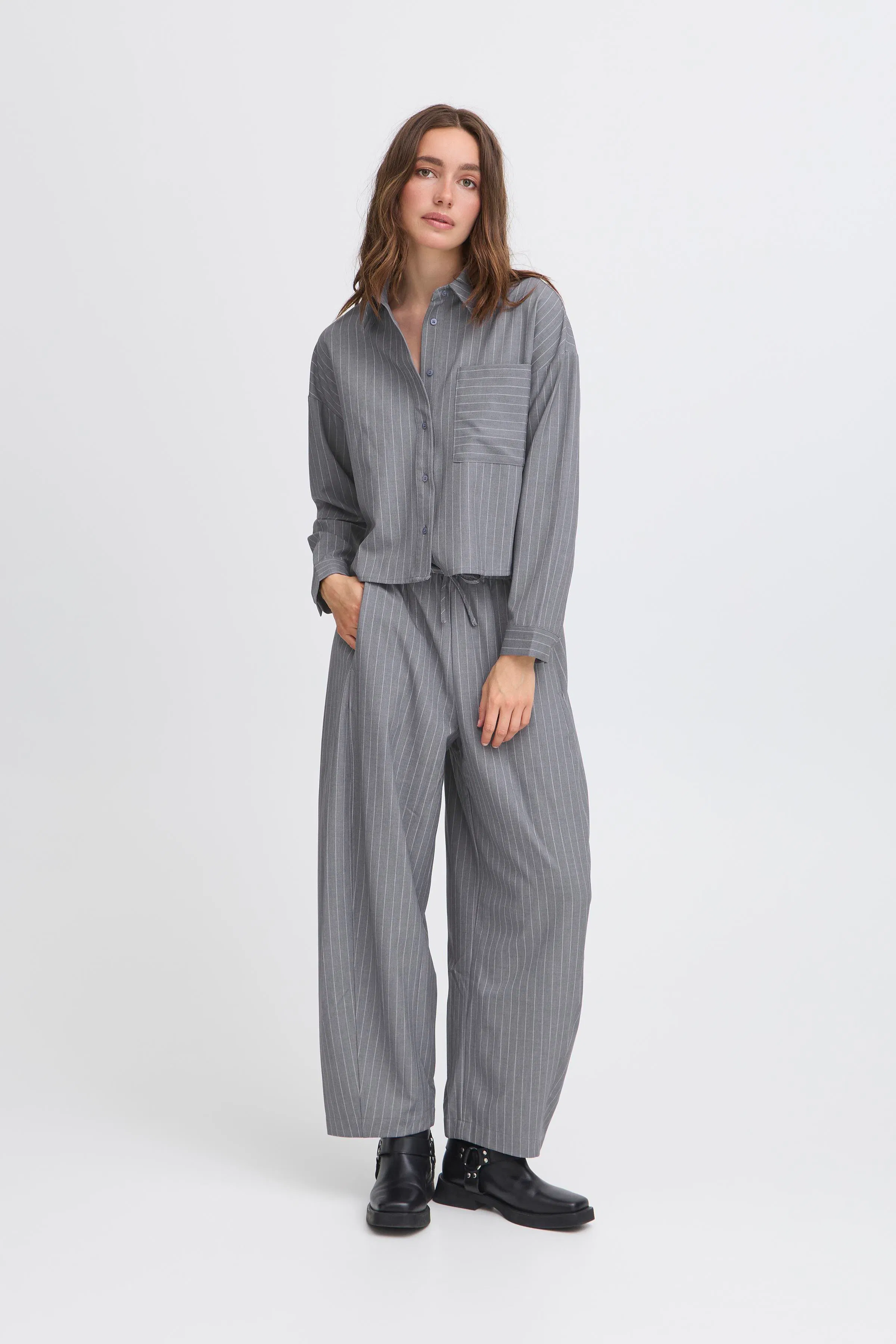IXTRINE shirt LOOKBOOK FRONT 20123489-163916