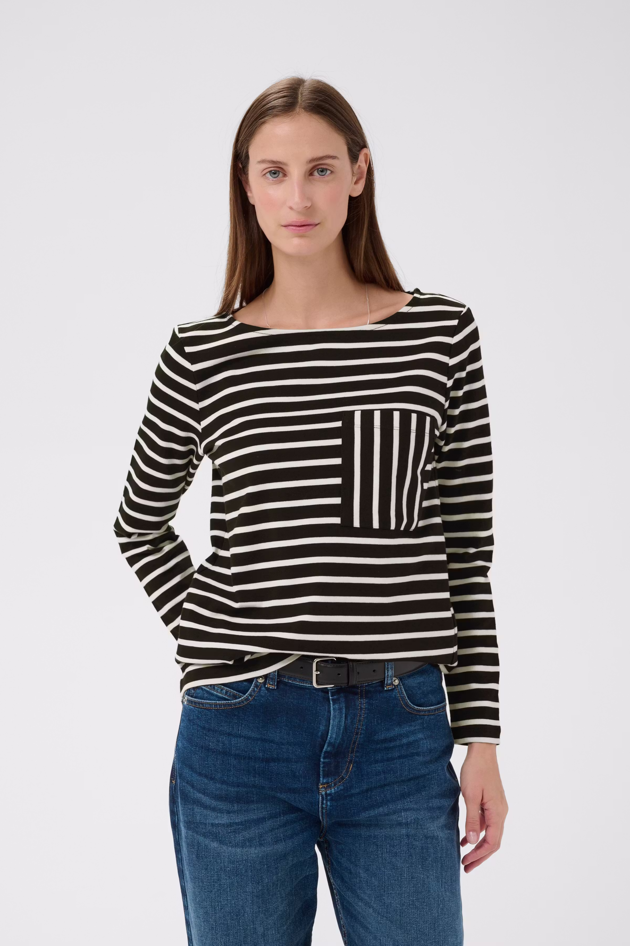 DELLAIW T-shirt LOOKBOOK FRONT 30112419-900006724